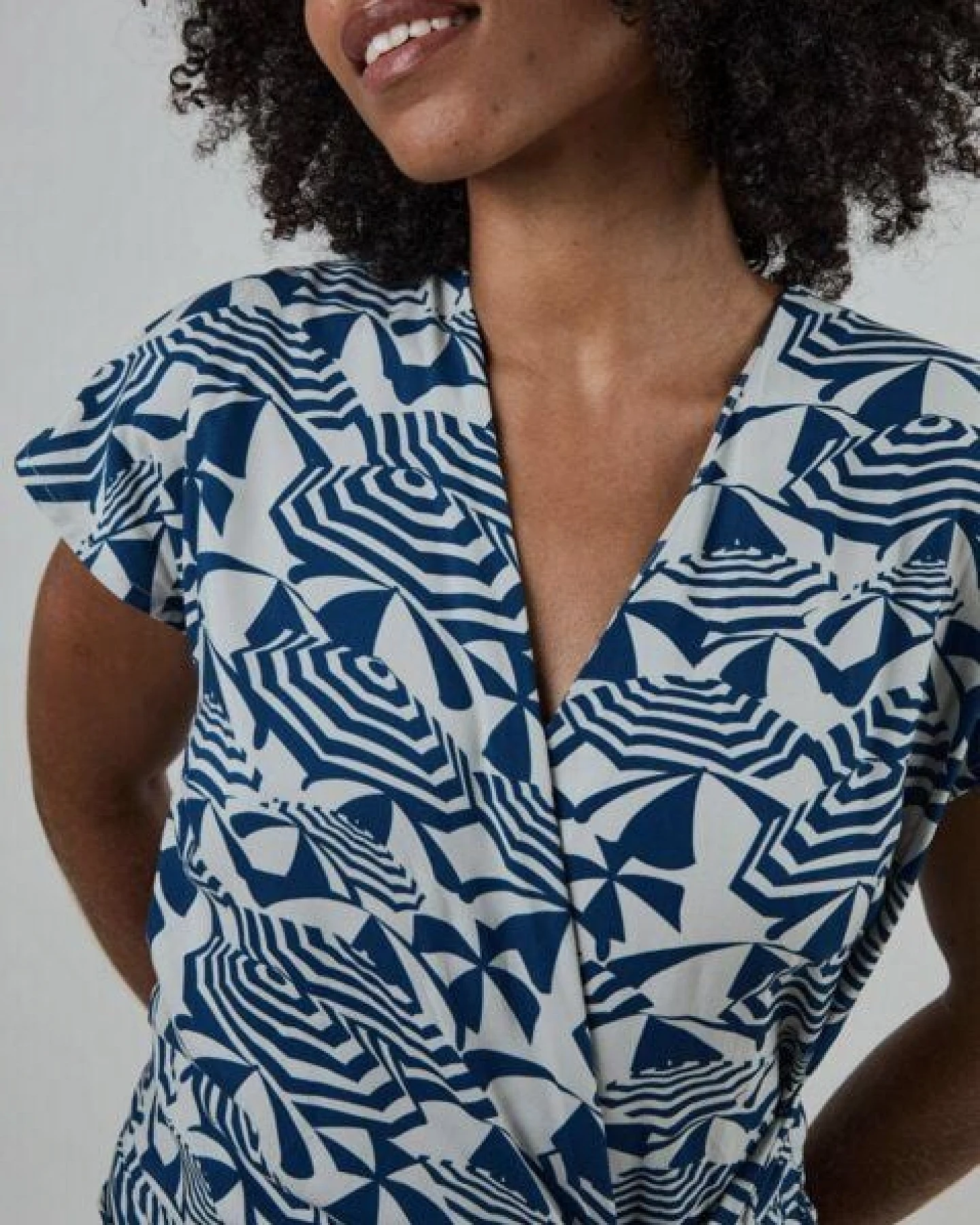 Brava Fabrics Borneo Kimono Dress Navy – Ansicht 4