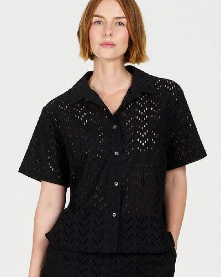 Komodo Lochmuster Bluse Modell: Luna