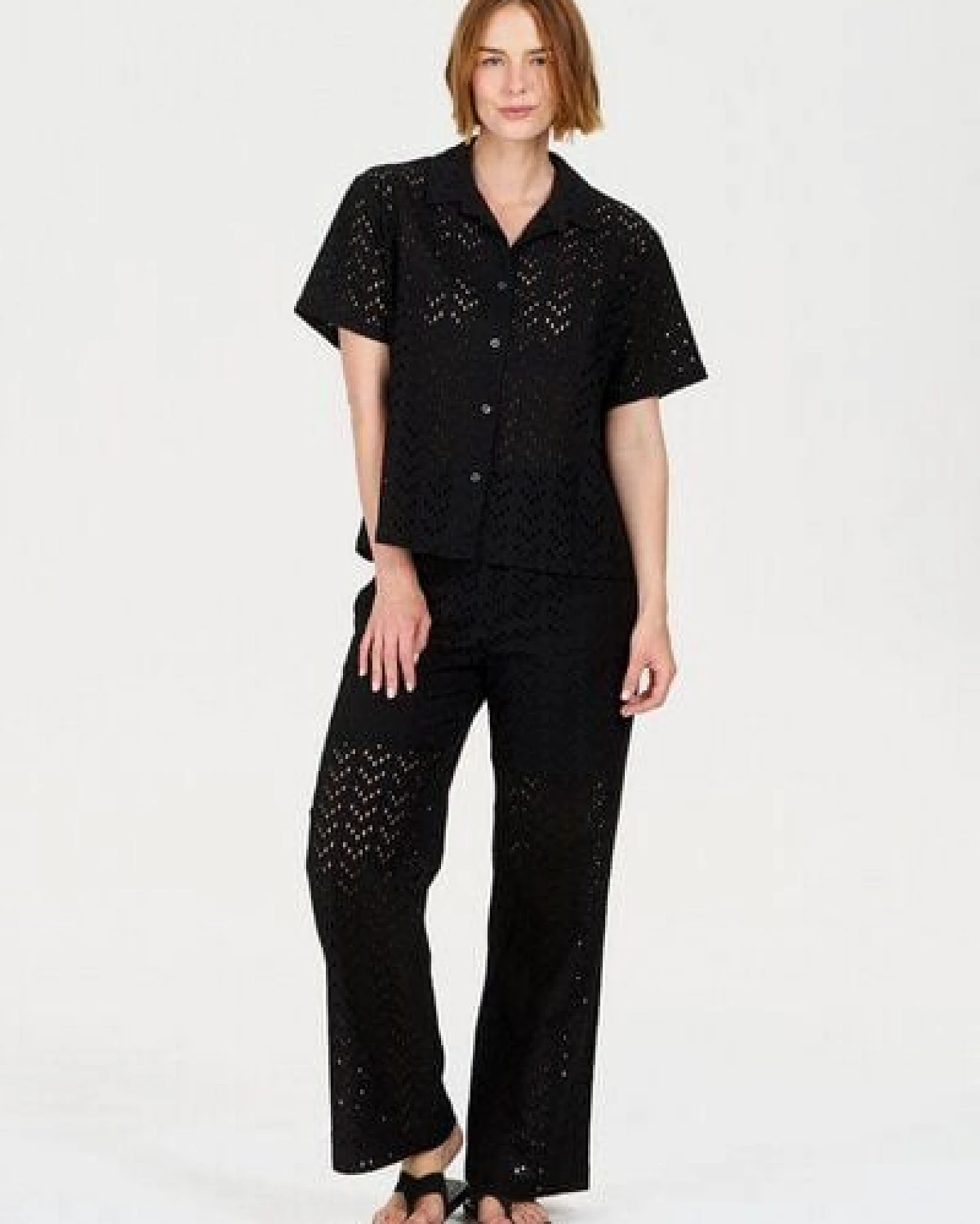 Komodo Lochmuster Bluse Modell: Luna – Ansicht 2