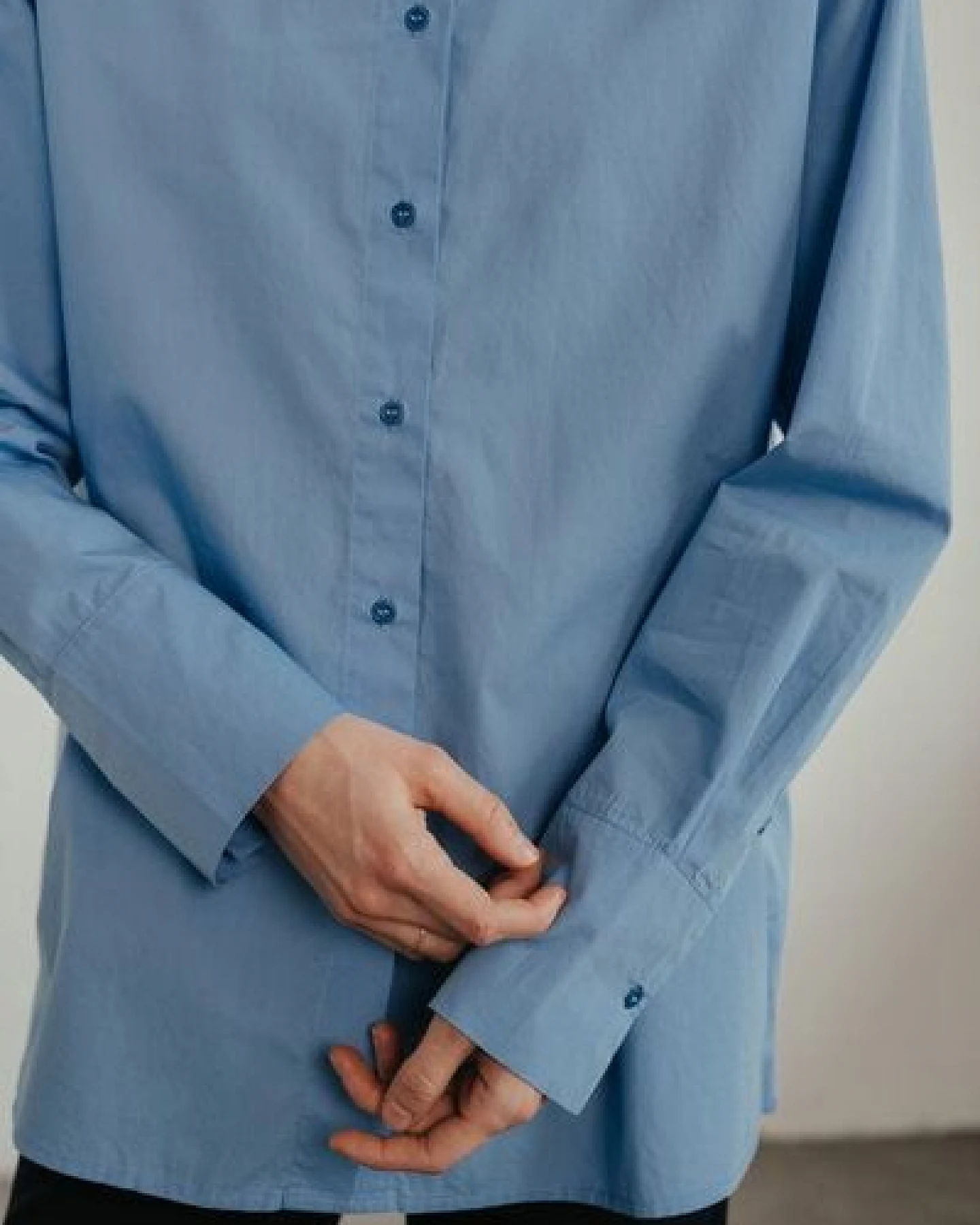 Sonho Stories Langärmeliges Oversized Hemd aus Bio-Baumwolle hellblau – Ansicht 4