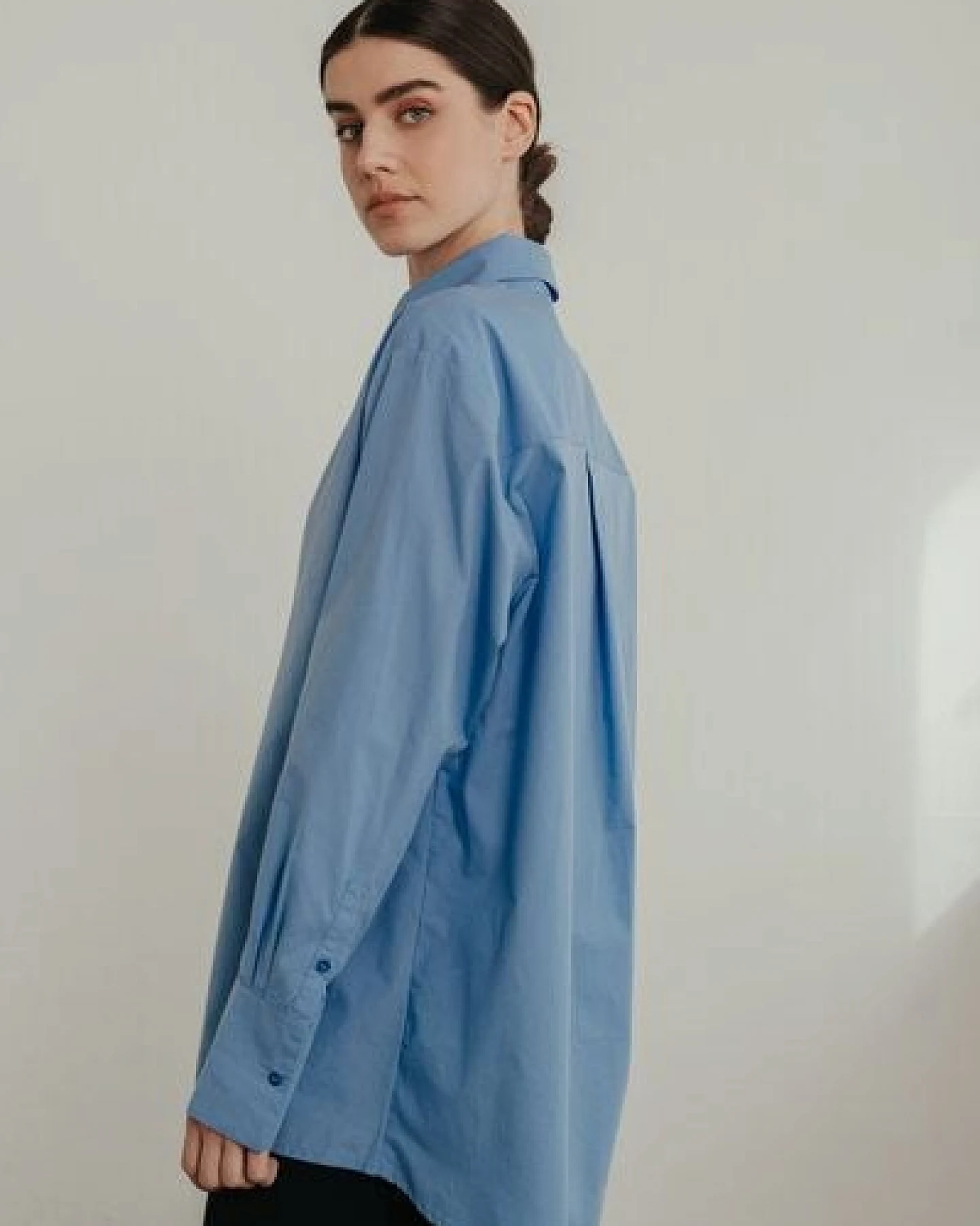 Sonho Stories Langärmeliges Oversized Hemd aus Bio-Baumwolle hellblau – Ansicht 2