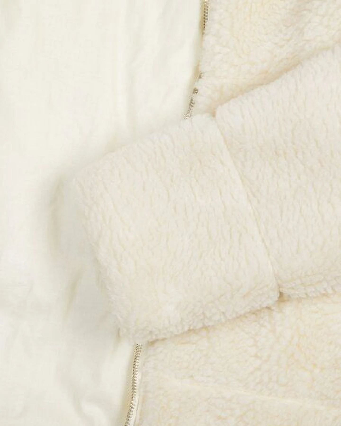 Will's Vegan Shop Recycelte Teddy-Pufferjacke – Ansicht 3