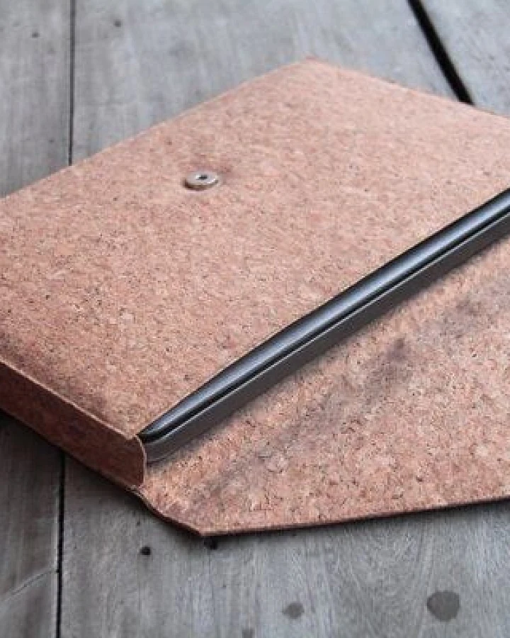 BY COPALA Gefütterte 15–16 Zoll Laptoptasche aus Kork