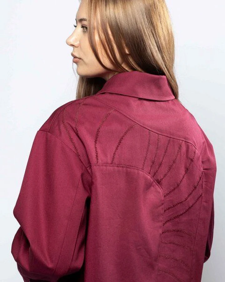 bellaLEYK Blusenjacke „Multitudes“ aus weinroter Bio-Baumwolle