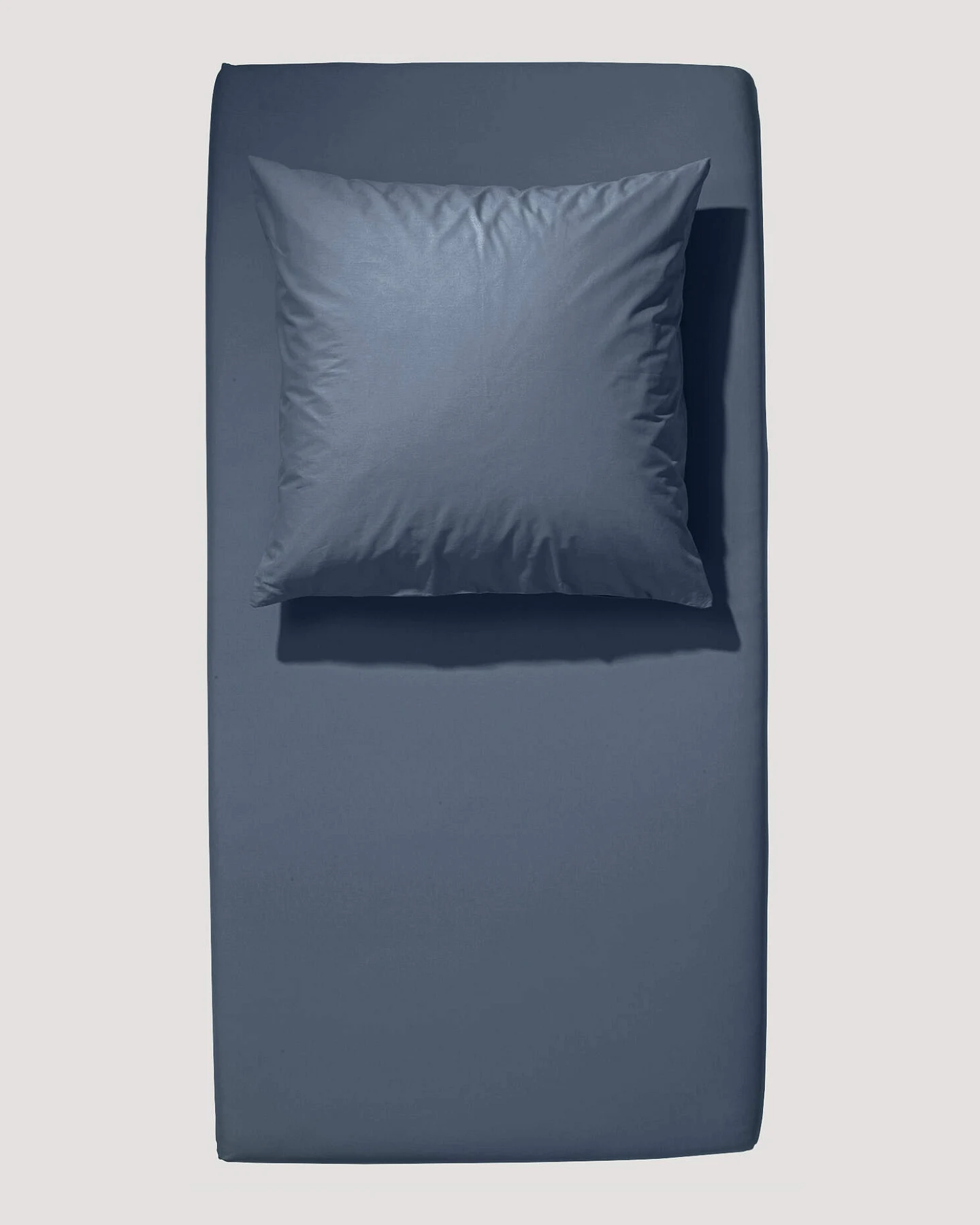 hessnatur Jersey Spannbettlaken aus Bio-Baumwolle - blau - Größe 140-160x200 cm – Ansicht 2