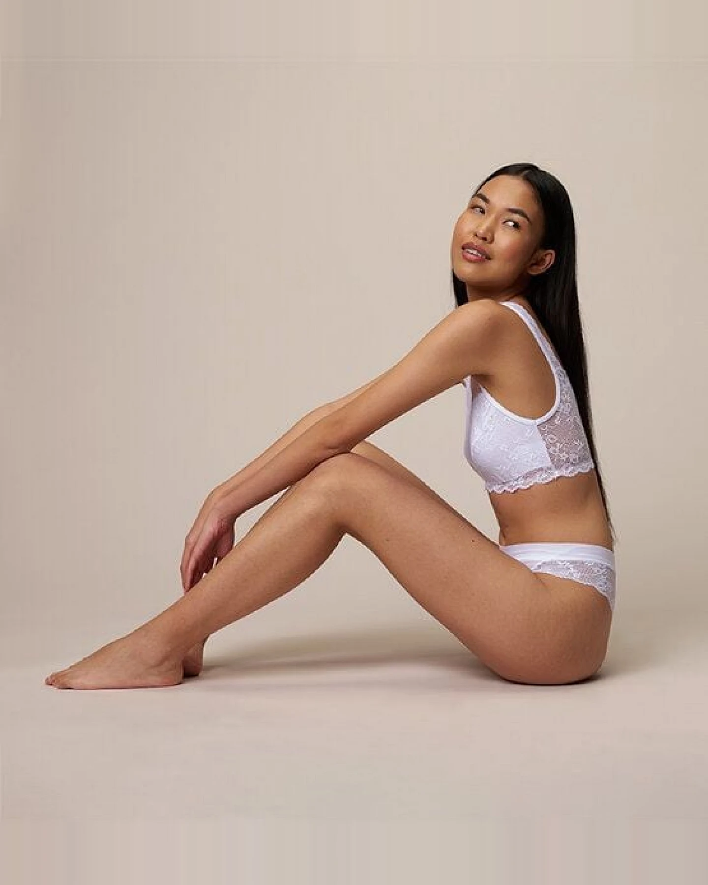 CASAGiN Bralette-BH aus natürlichem Bio-Stoff und weicher Öko-Spitze mit schlichtem Design – Ansicht 4