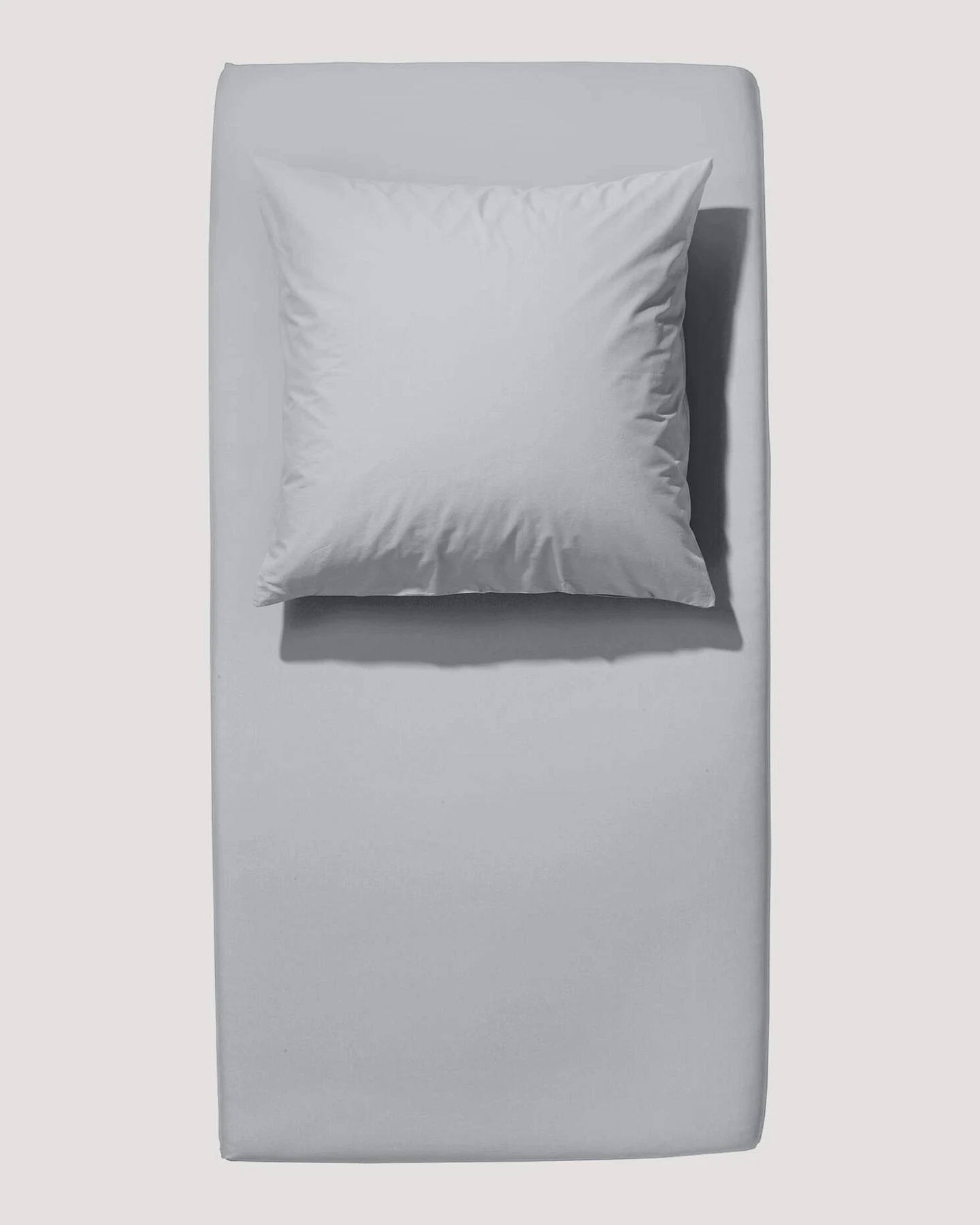 hessnatur Jersey Spannbettlaken aus Bio-Baumwolle - grau - Größe 140-160x200 cm – Ansicht 2