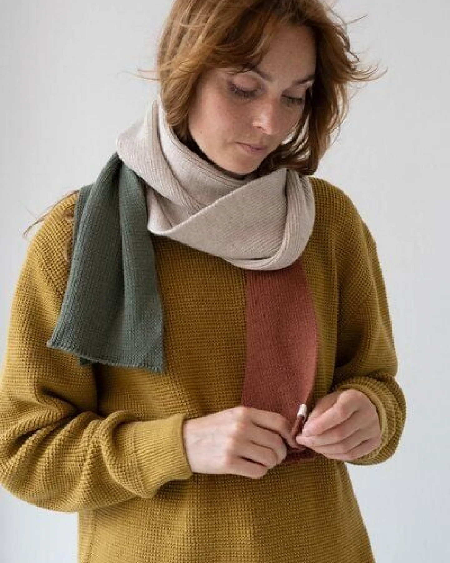 TIRALAHILACHA Tayo chunky wool scarf in three-tone – Ansicht 2