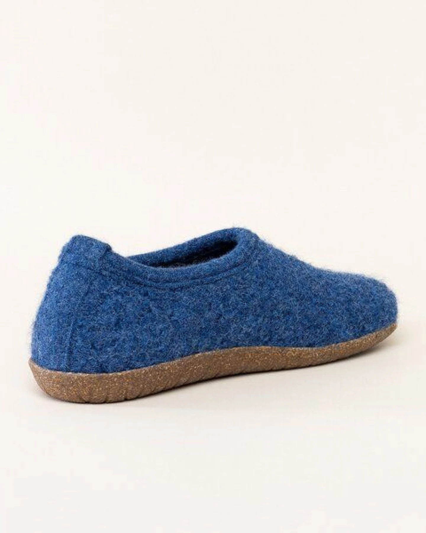 Gottstein Filz-Hausschuh Alpine Midcut - Damen & Herren Pantoffel aus 100% Schurwolle mit Komfort-Einlagesohle – Ansicht 4