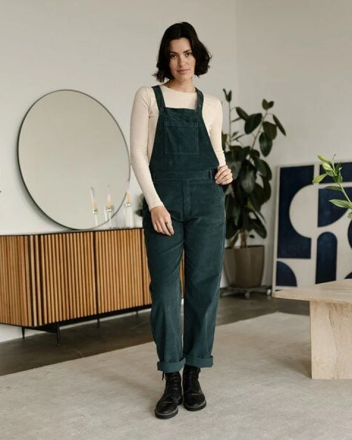 NORDLICHT Cord Latzhose Liv aus 100% Bio-Baumwolle