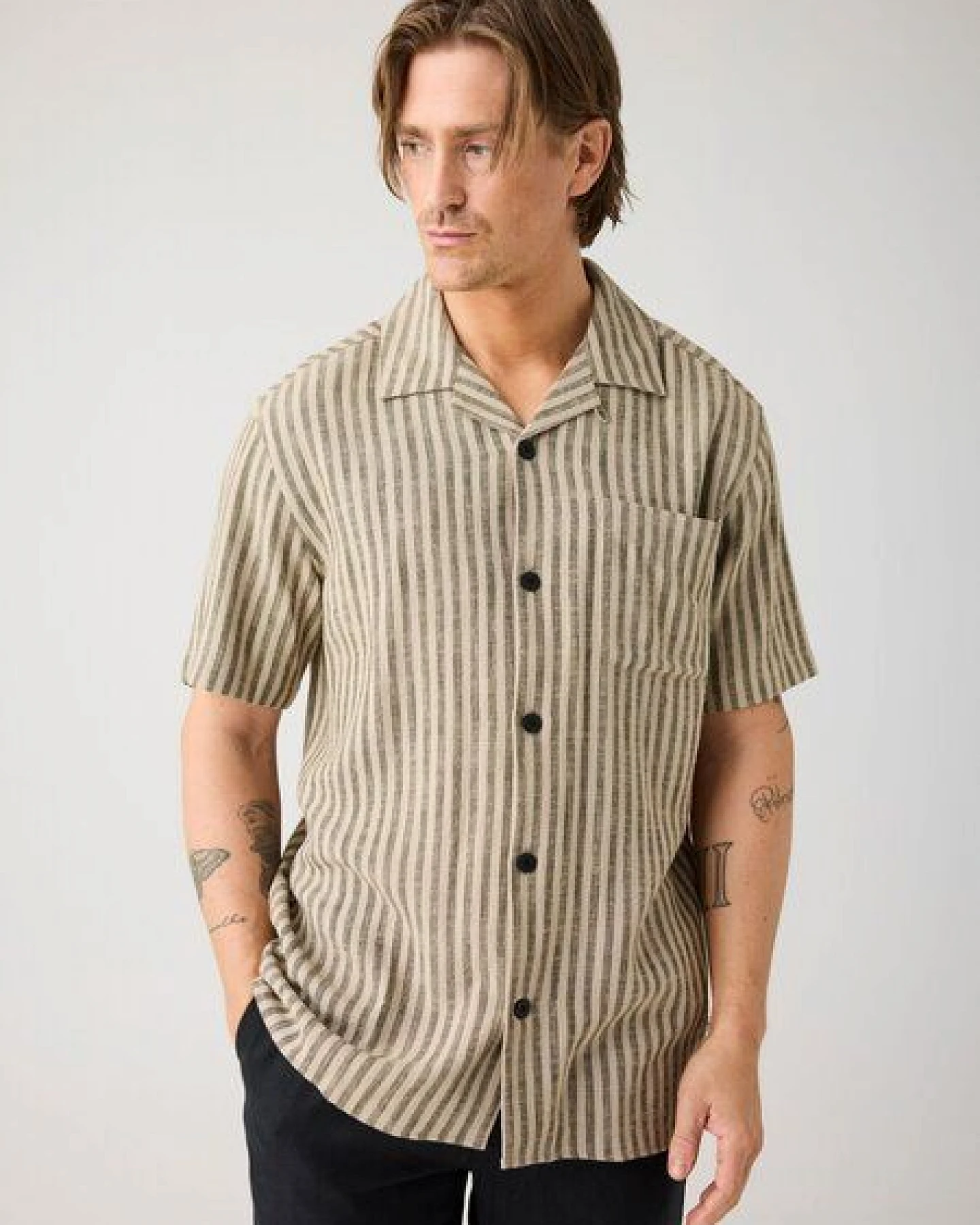 KnowledgeCotton Apparel Lockeres Kurzarmhemd aus Ecovero und Leinen – Ansicht 3