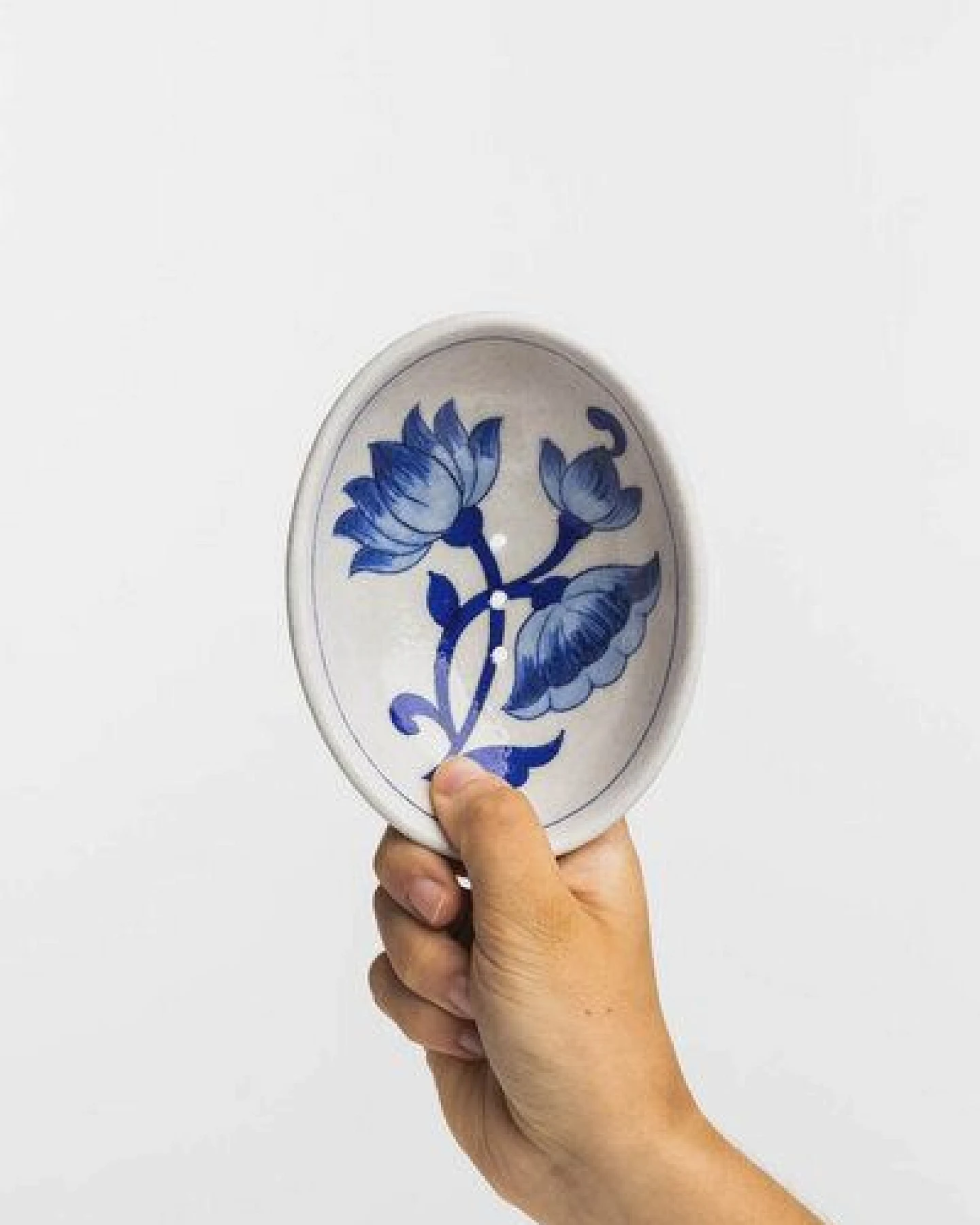 TRANQUILLO Blue Pottery Seifenschale von Hand geformt und bemalt – Ansicht 3