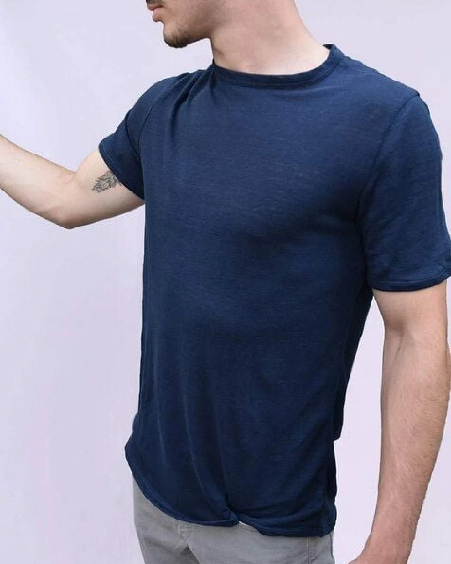 Aatise Zokka Herren T-Shirt aus 100% Leinen – Ansicht 4