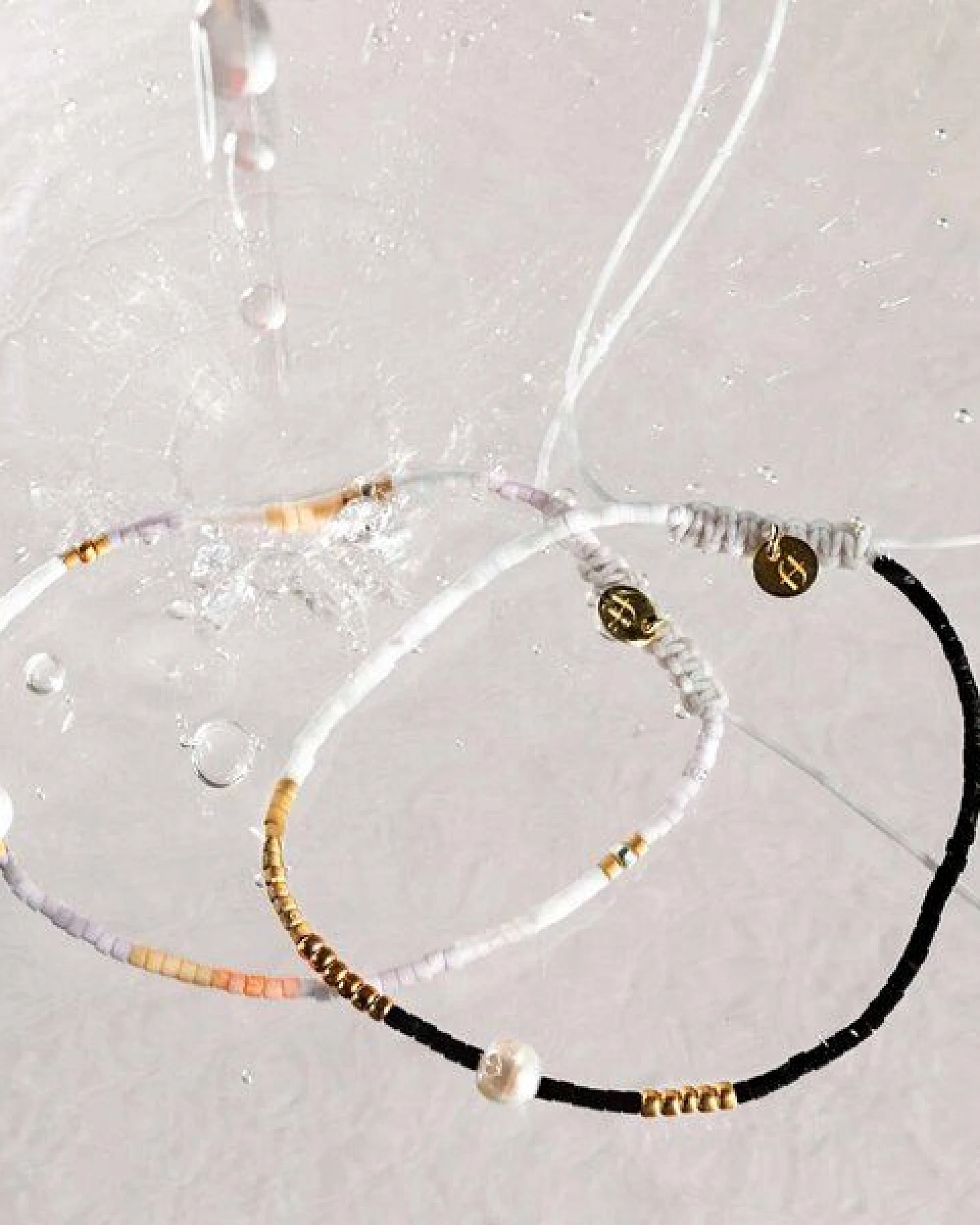 fejn jewelry Armkette 'miyuki & pearl' mit Süßwasserperle und bunten Glasperlen – Ansicht 2