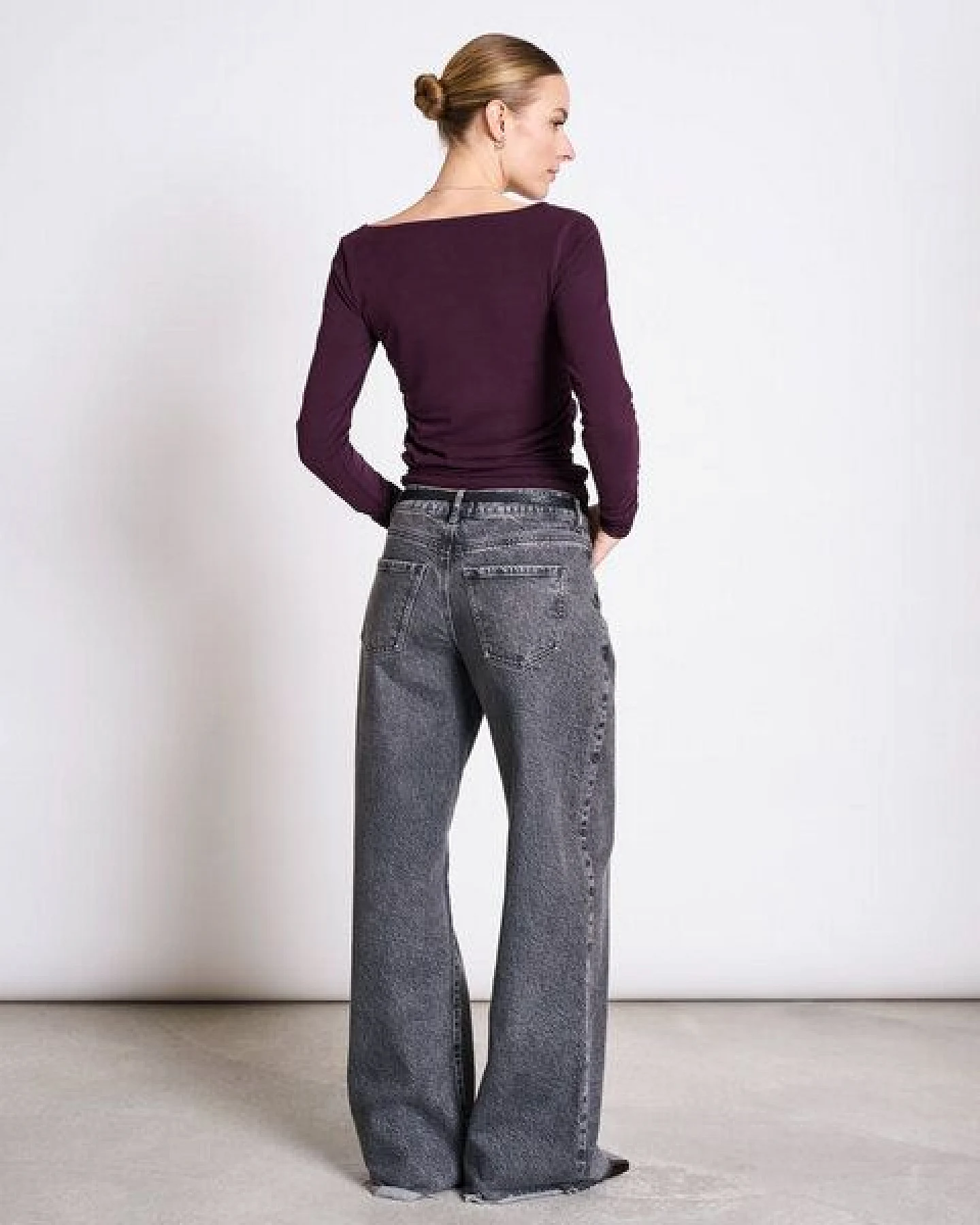 JAN N JUNE Asymmetrisches Longsleeve CASMA – Ansicht 2