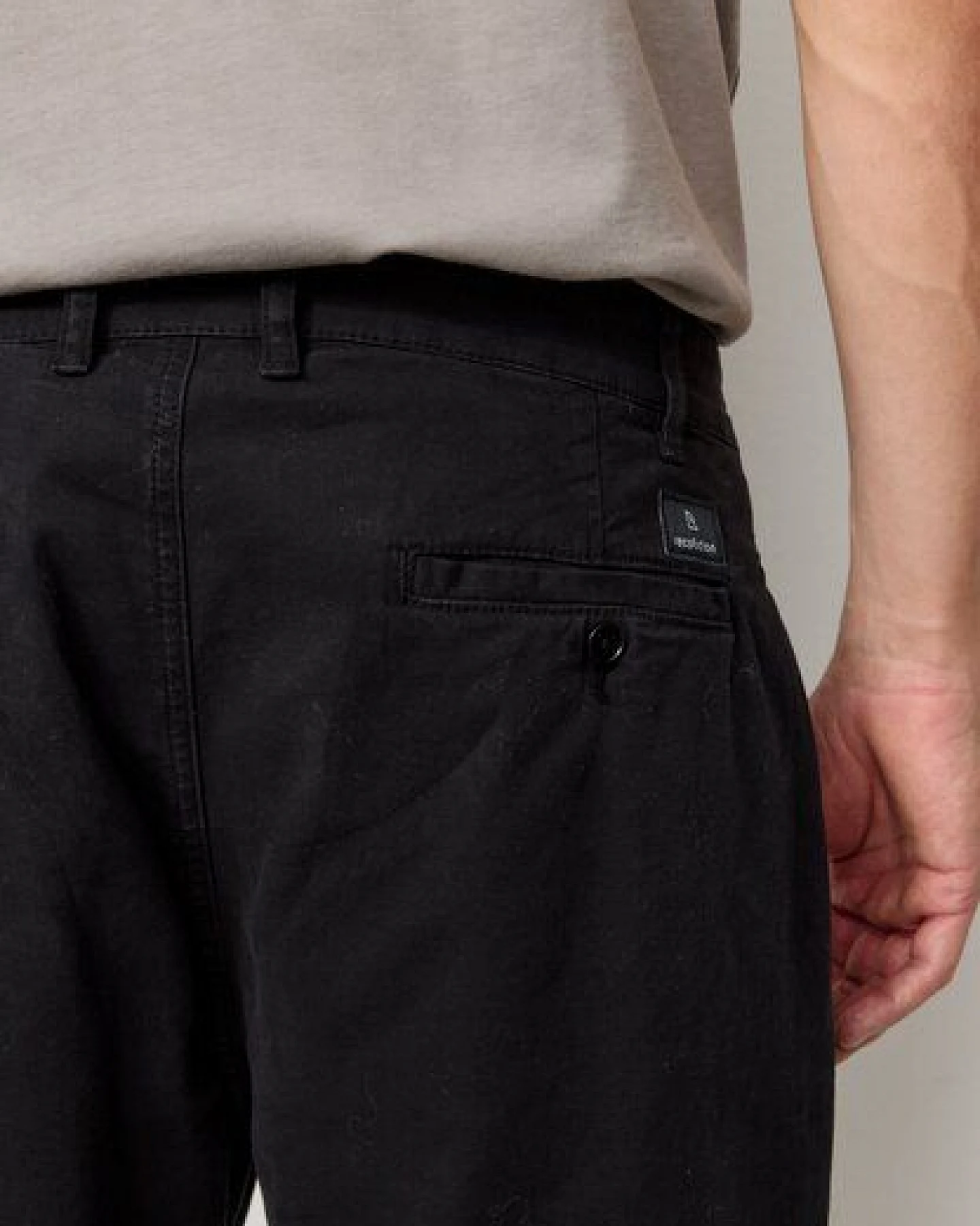 Herren Chino mit Bundfalte aus Bio-Baumwoll Mix - OAK - recolution – Ansicht 4