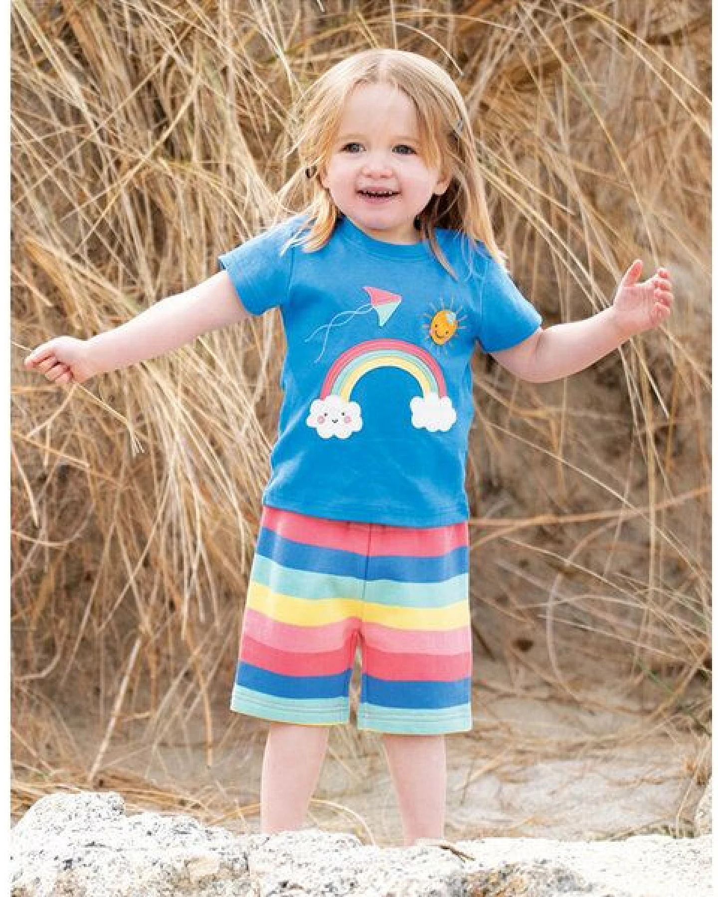 Frugi T-Shirt mit Regenbogen in blau – Ansicht 2