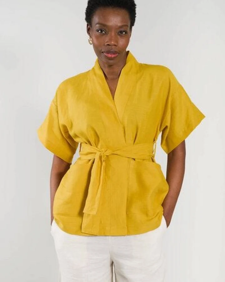 Nevice Gelber kurzer Kimono aus Leinen