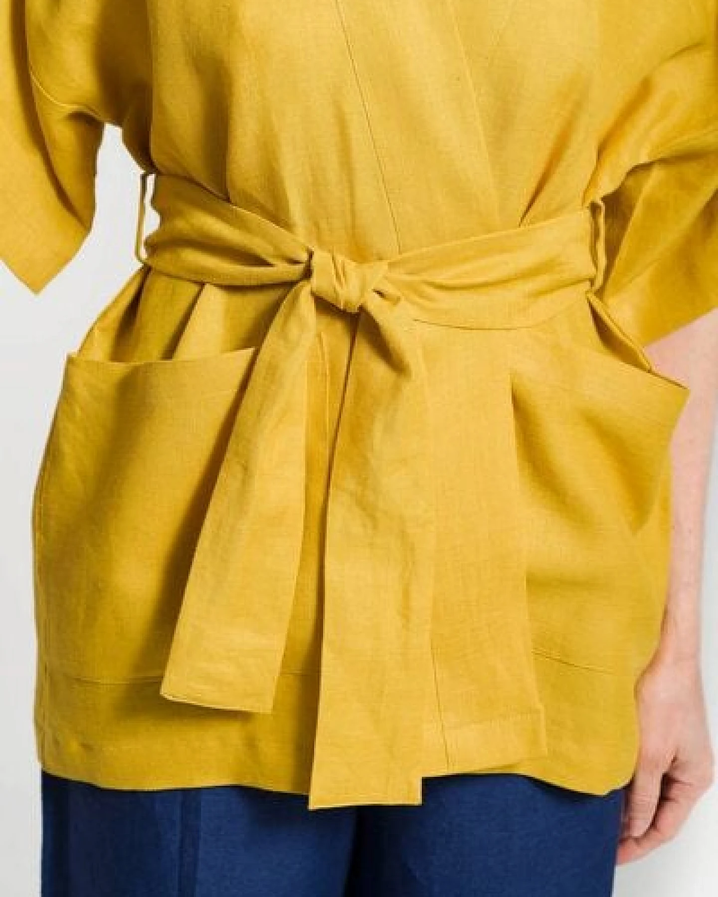 Nevice Gelber kurzer Kimono aus Leinen – Ansicht 4