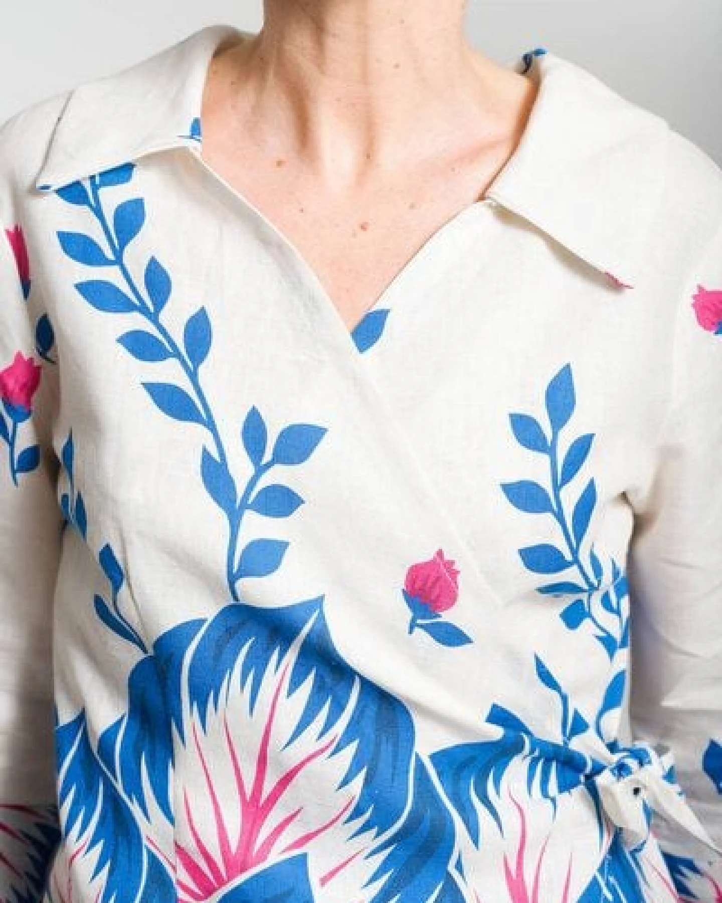 Nevice Wickelbluse aus Leinen Frida – Ansicht 4