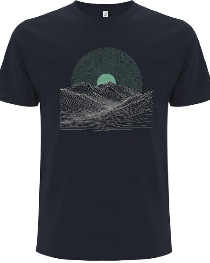 Spreecult LineArt Sonnenaufgang - Bio und Fair - Männer Unisex T-Shirt - Line Art Berge Wellen