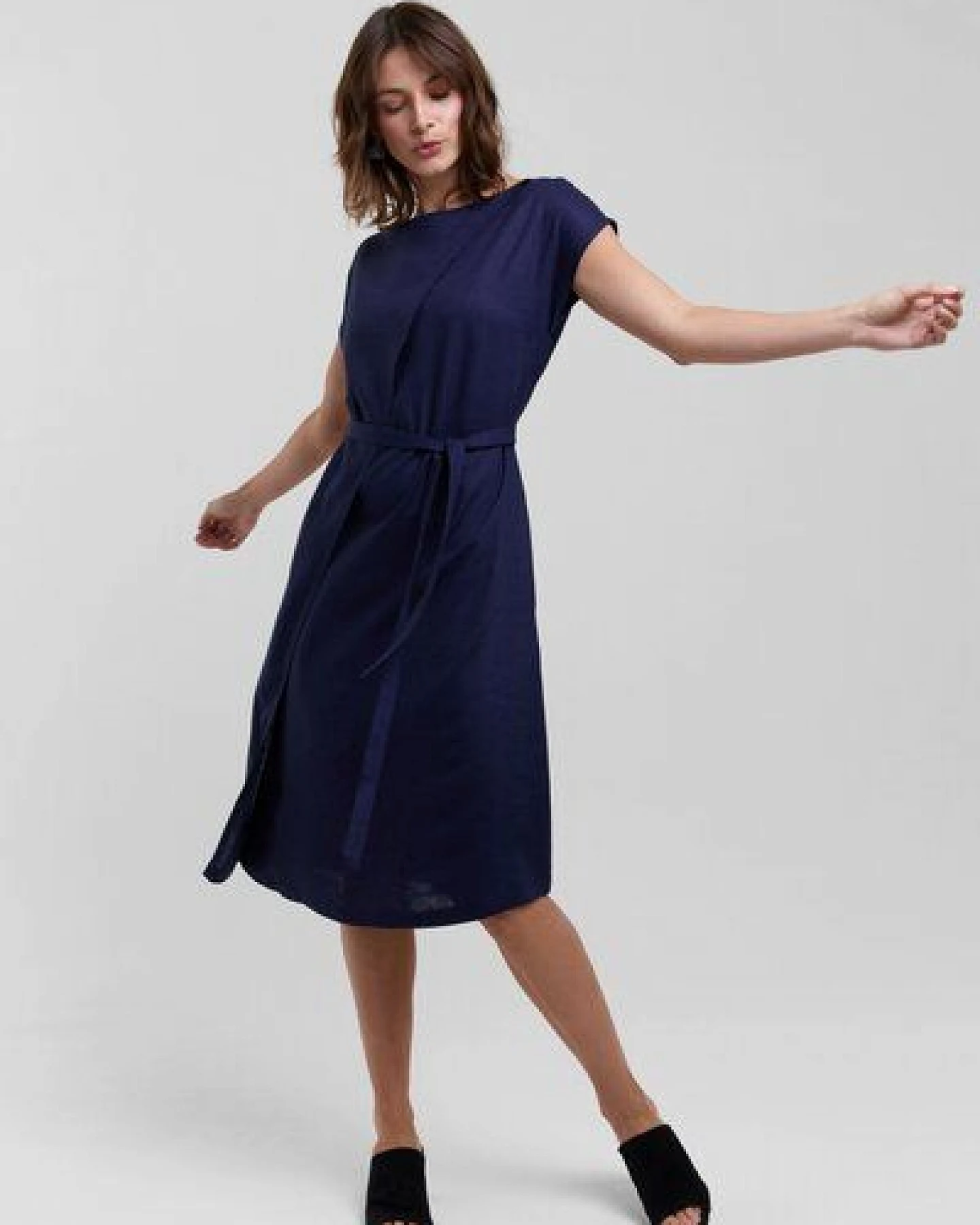 AYANI Julia Elegantes Midi Sommerkleid aus ECOVERO & Leinen – Ansicht 4