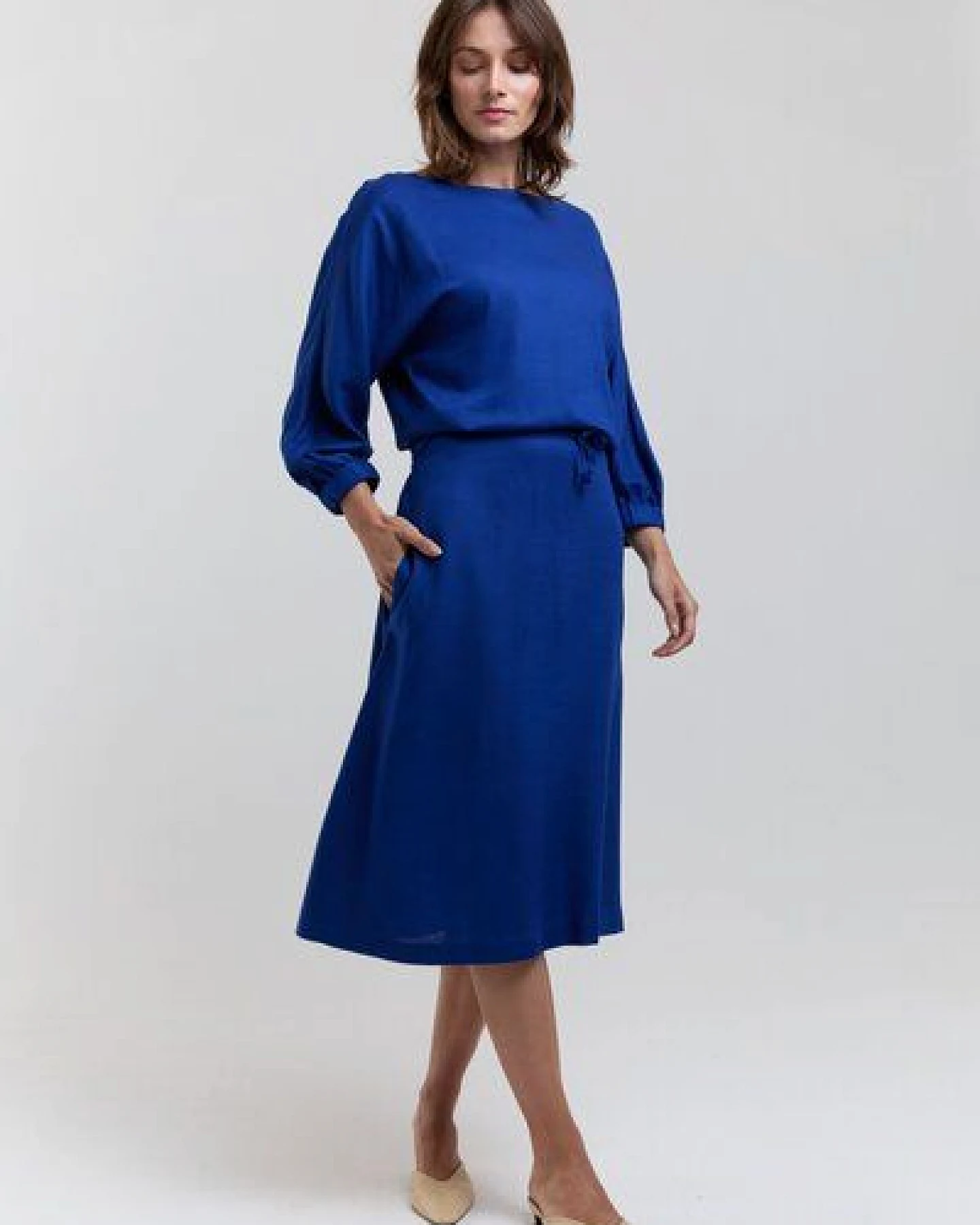 AYANI Andrea Midi Sommerkleid aus ECOVERO & Leinen – Ansicht 2