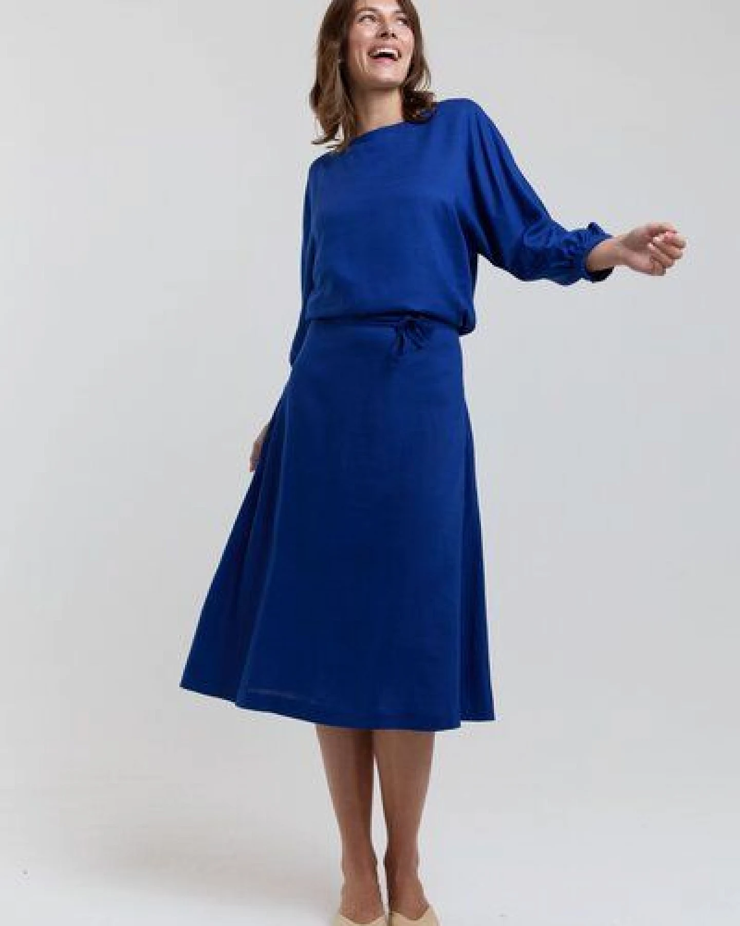 AYANI Andrea Midi Sommerkleid aus ECOVERO & Leinen – Ansicht 3
