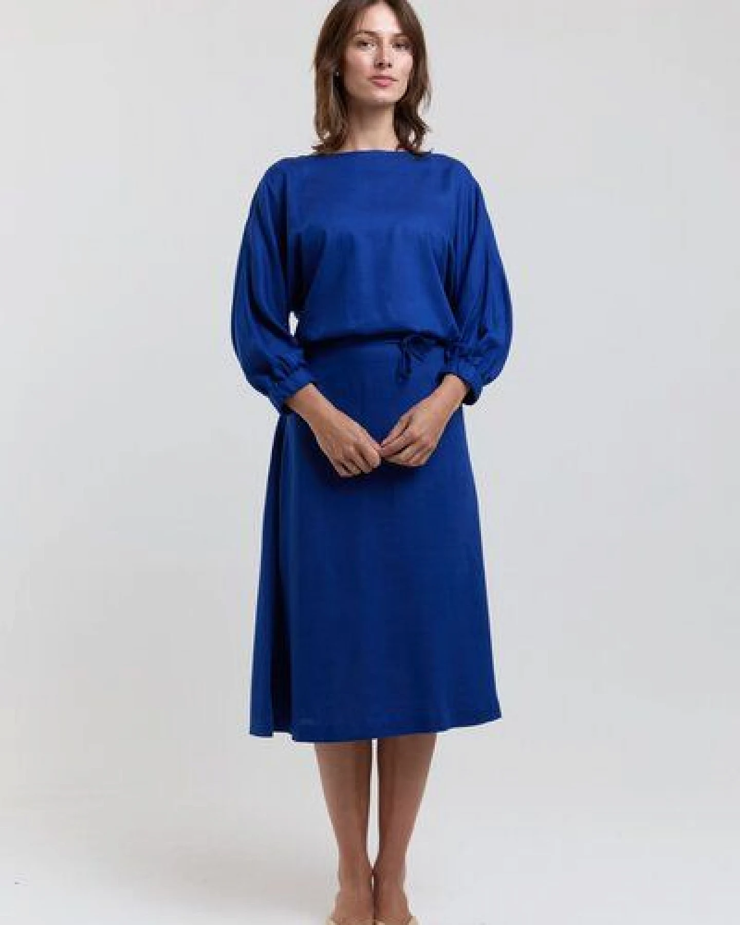 AYANI Andrea Midi Sommerkleid aus ECOVERO & Leinen – Ansicht 2