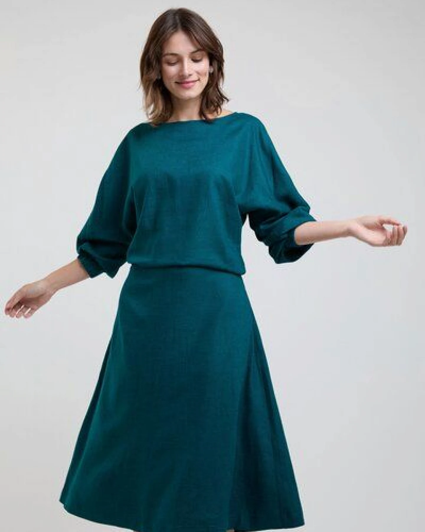 AYANI Andrea Midi Sommerkleid aus ECOVERO & Leinen – Ansicht 3