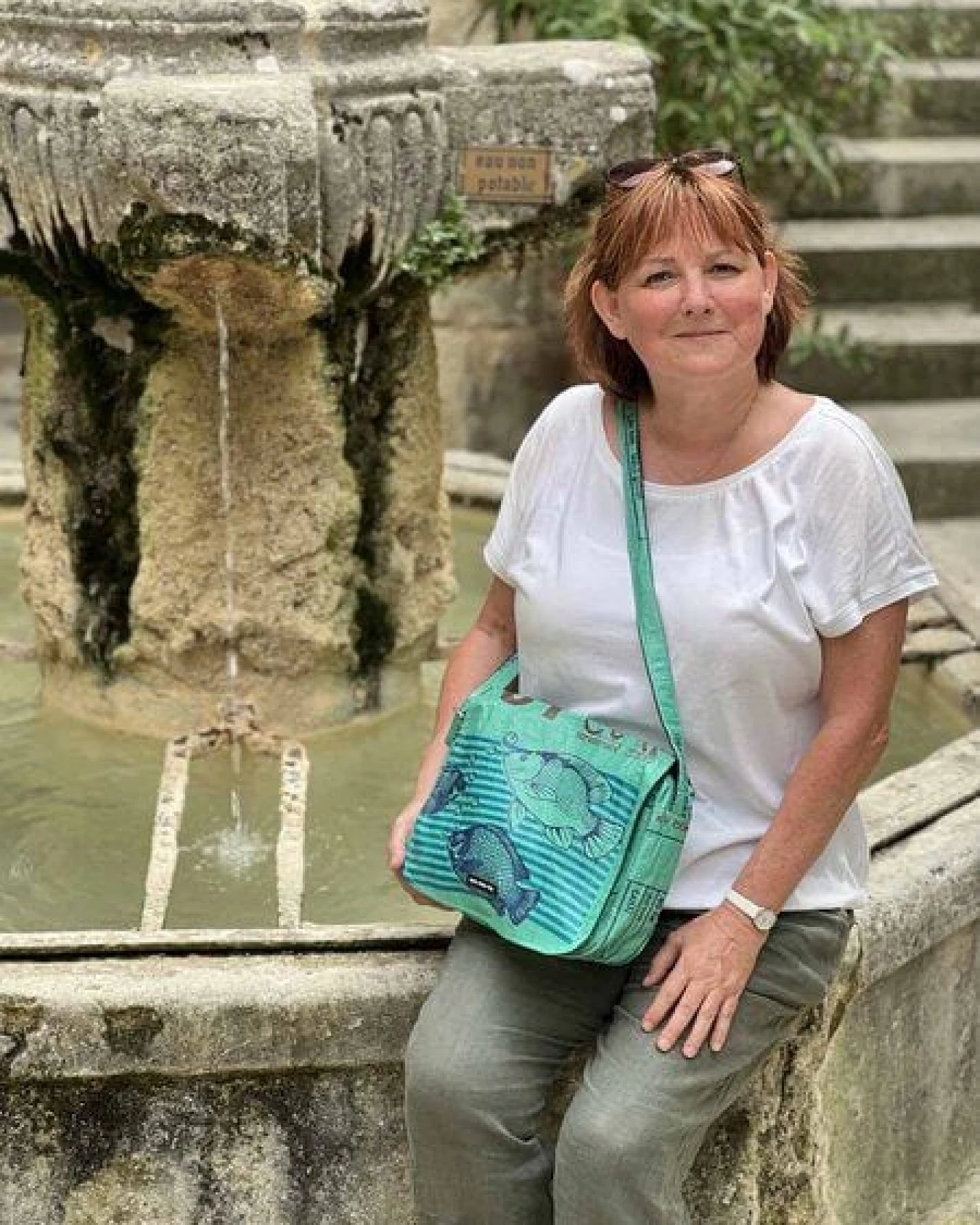 MoreThanHip Handtasche aus recycelten Zement- oder Tierfuttersäcken Qinisa – Ansicht 2