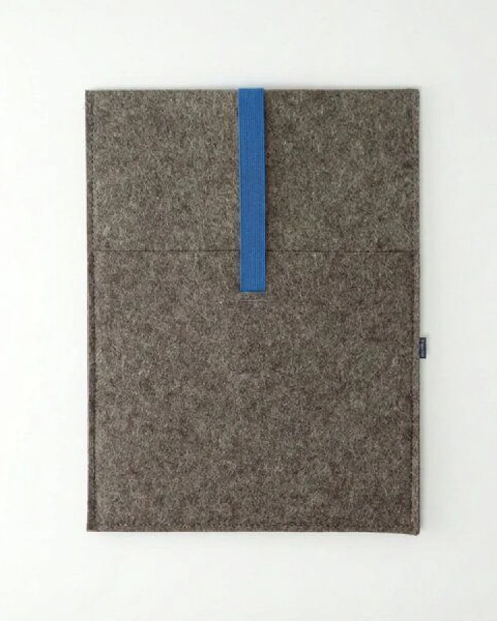Braun-Mittelblau