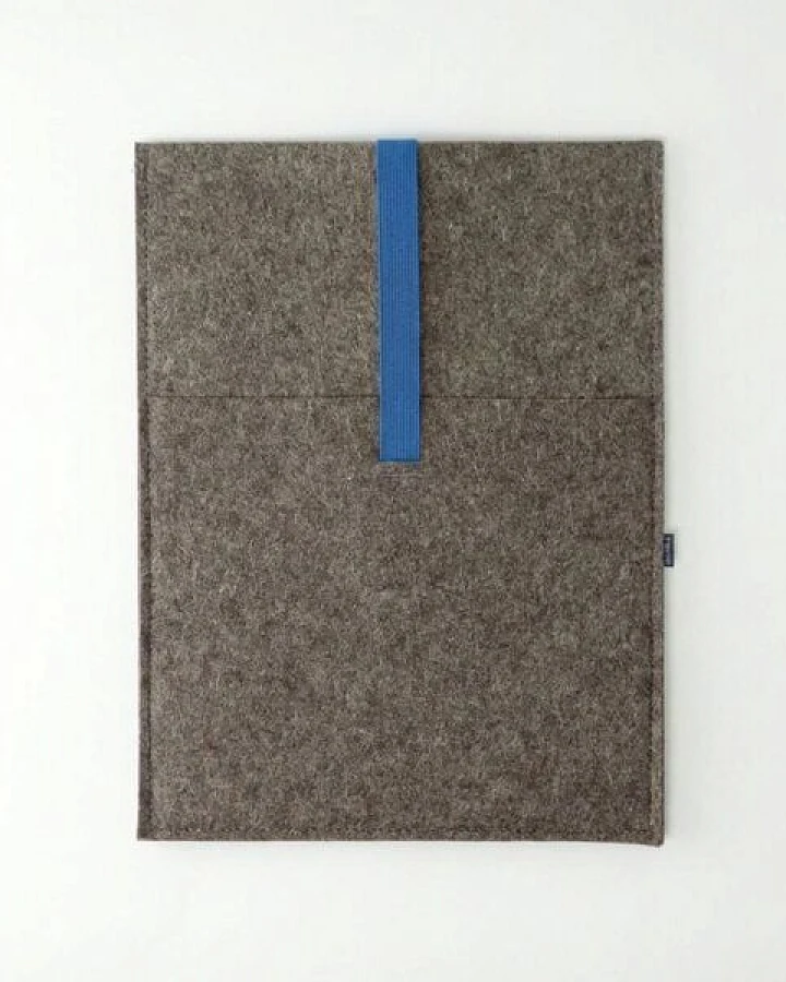 Braun-Mittelblau
