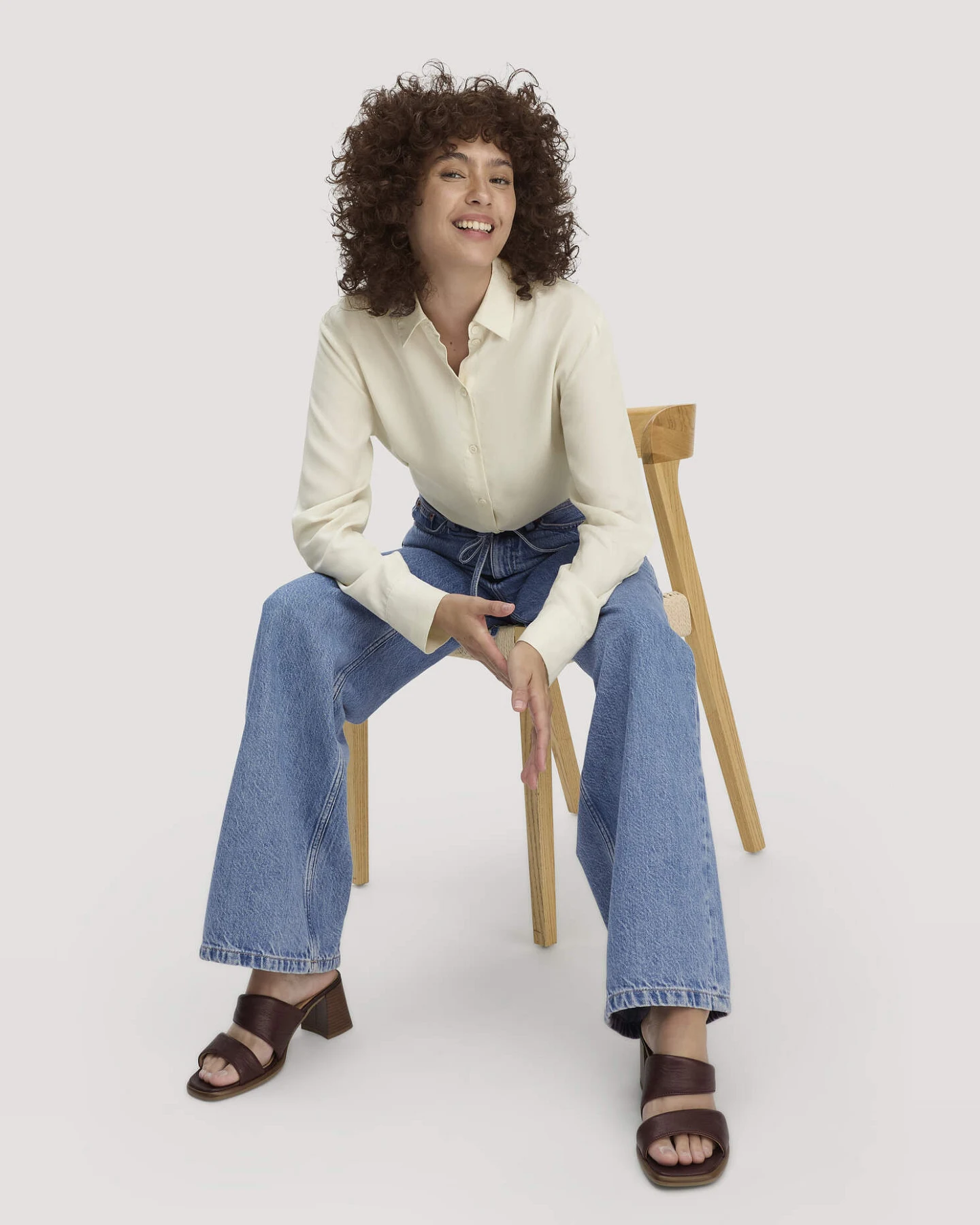 hessnatur Damen Jeans ALVA Wide Leg Soft aus Bio-Baumwolle mit TENCEL™ Lyocell - blau - Größe 29/34 – Ansicht 4
