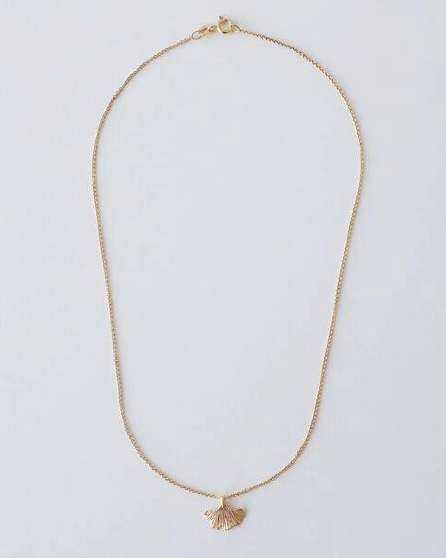 BELLYBIRD Jewellery Halskette - kleines Ginkgoblatt, Anhänger/ Silber/ Silber vergoldet – Ansicht 3