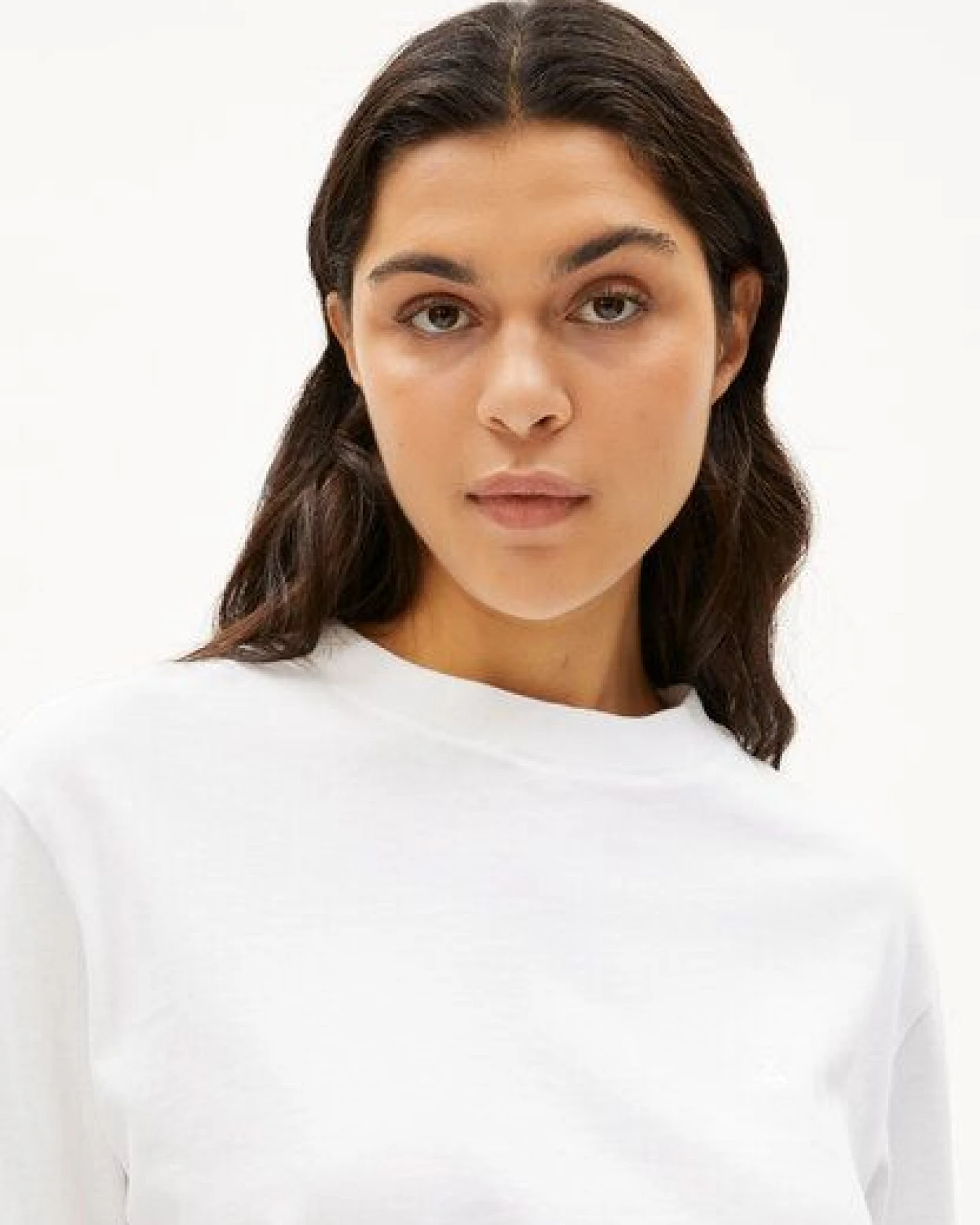ARMEDANGELS TARJAA Damen Heavyweight T-Shirt aus recyceltem Baumwoll Mix – Ansicht 3