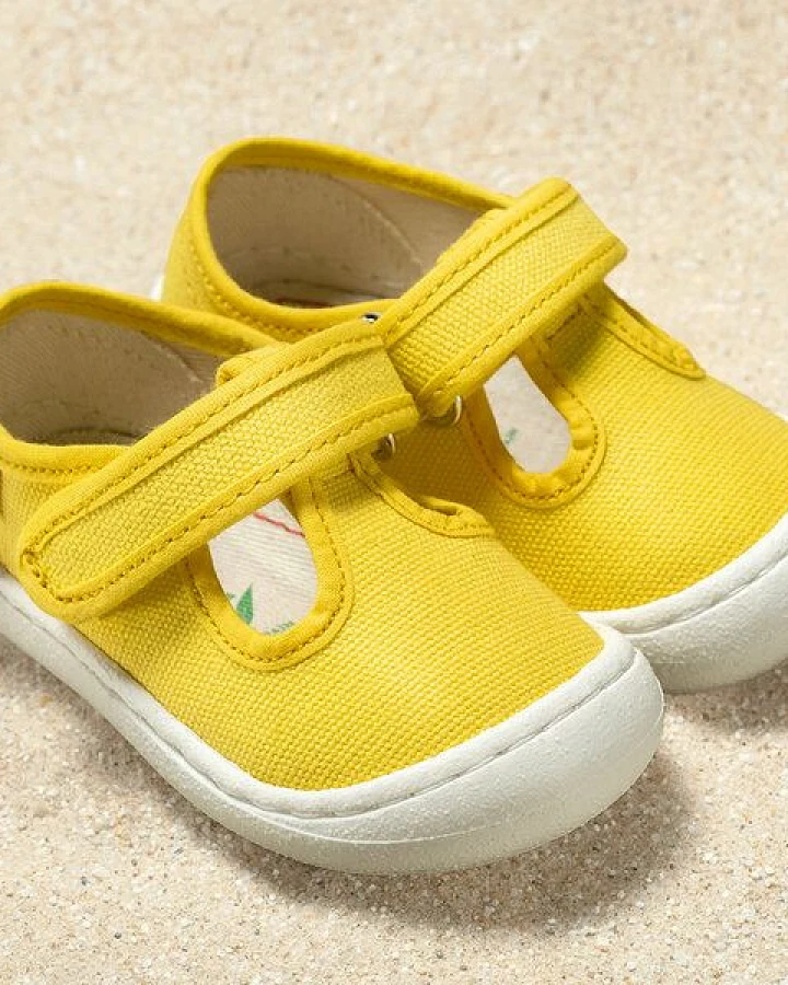 Gelb