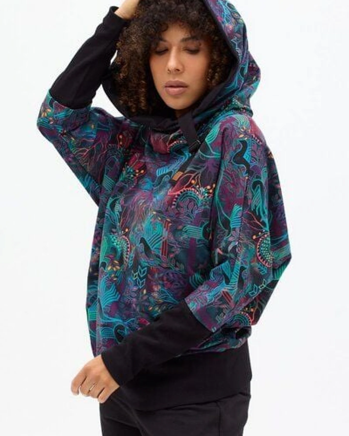 KOKOworld Sweatshirt Pulli Poko – Kimono-Schnitt mit Schal-Kapuze & Gürtel – Bio-Baumwolle, fair & nachhaltig in EU produziert – bequem für Alltag, Homewear & Capsule Wardrobe – Ansicht 4