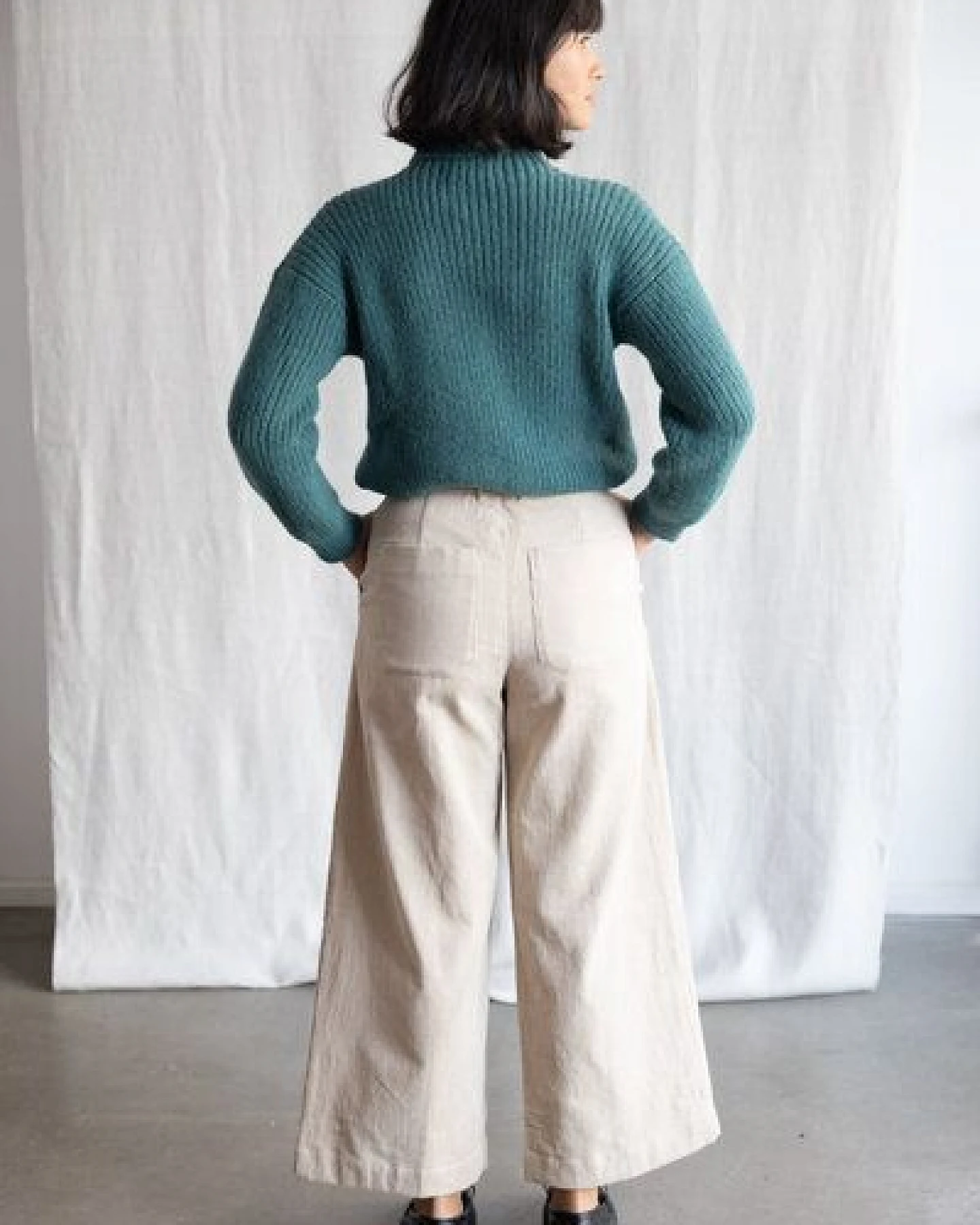 Jyoti - Fair Works Bio-Baumwollcord Hose Damini – Ansicht 3