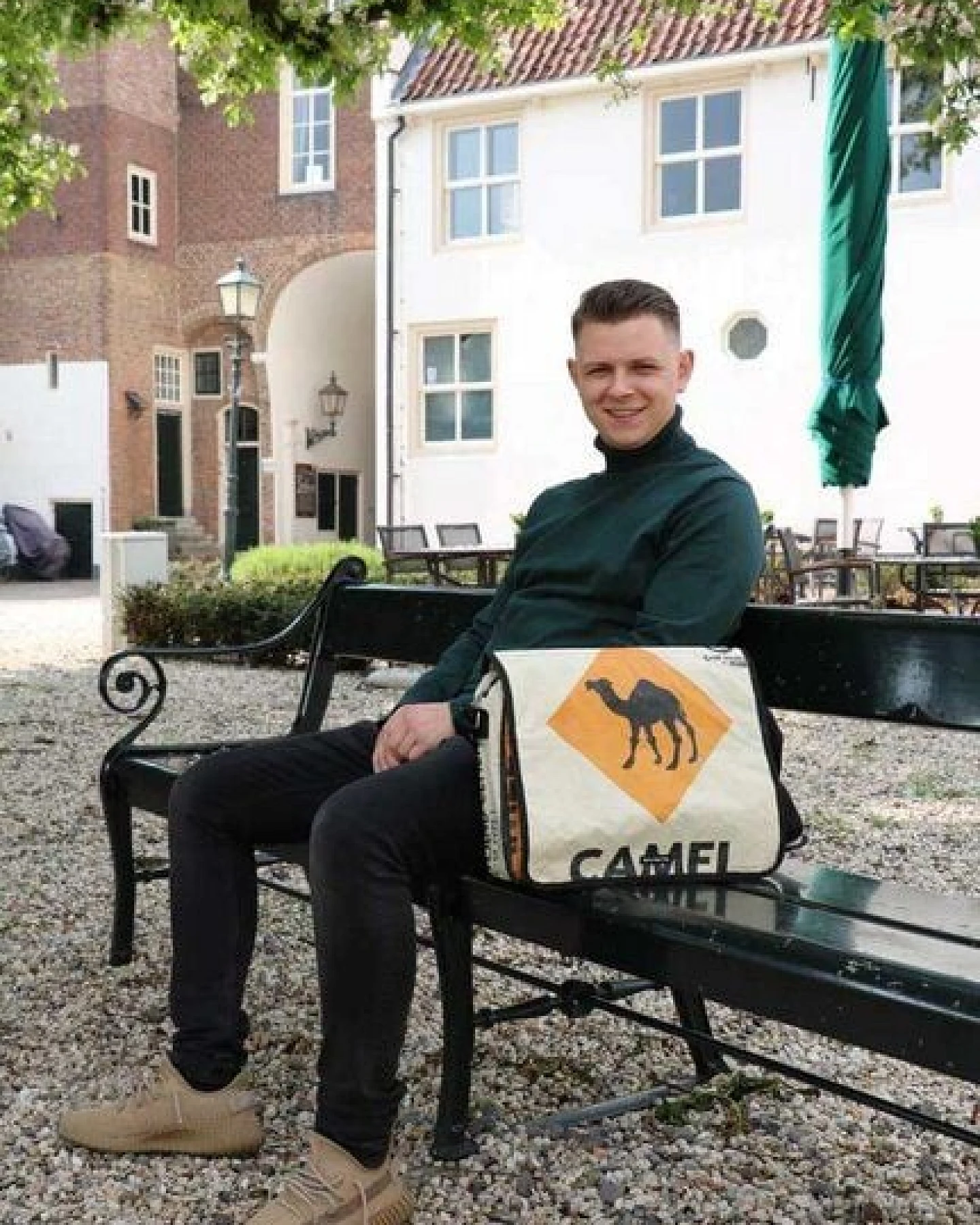 MoreThanHip Geräumige Umhängetasche aus recycelten Zement- oder Fischfuttersäcken – Sabay – Ansicht 4