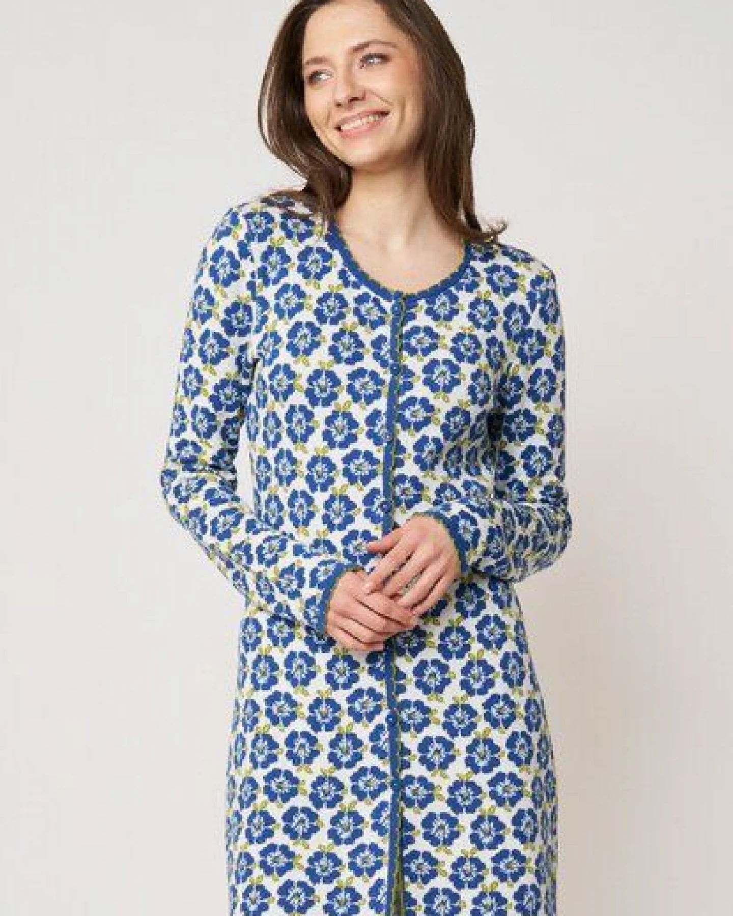 LANA Organic Strickjacke Jaquard für Damen, Modell Eva lang – Ansicht 3