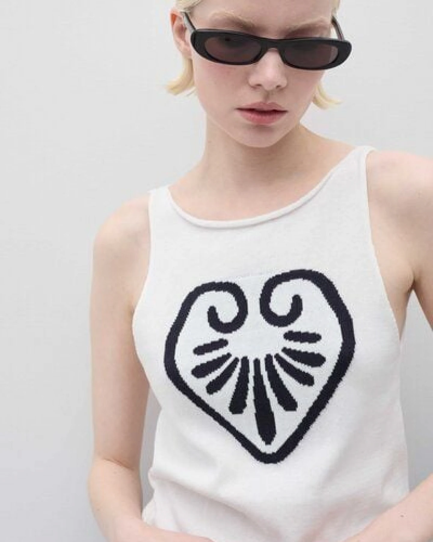 Rita Row Cuore Top - White and Black – Ansicht 3