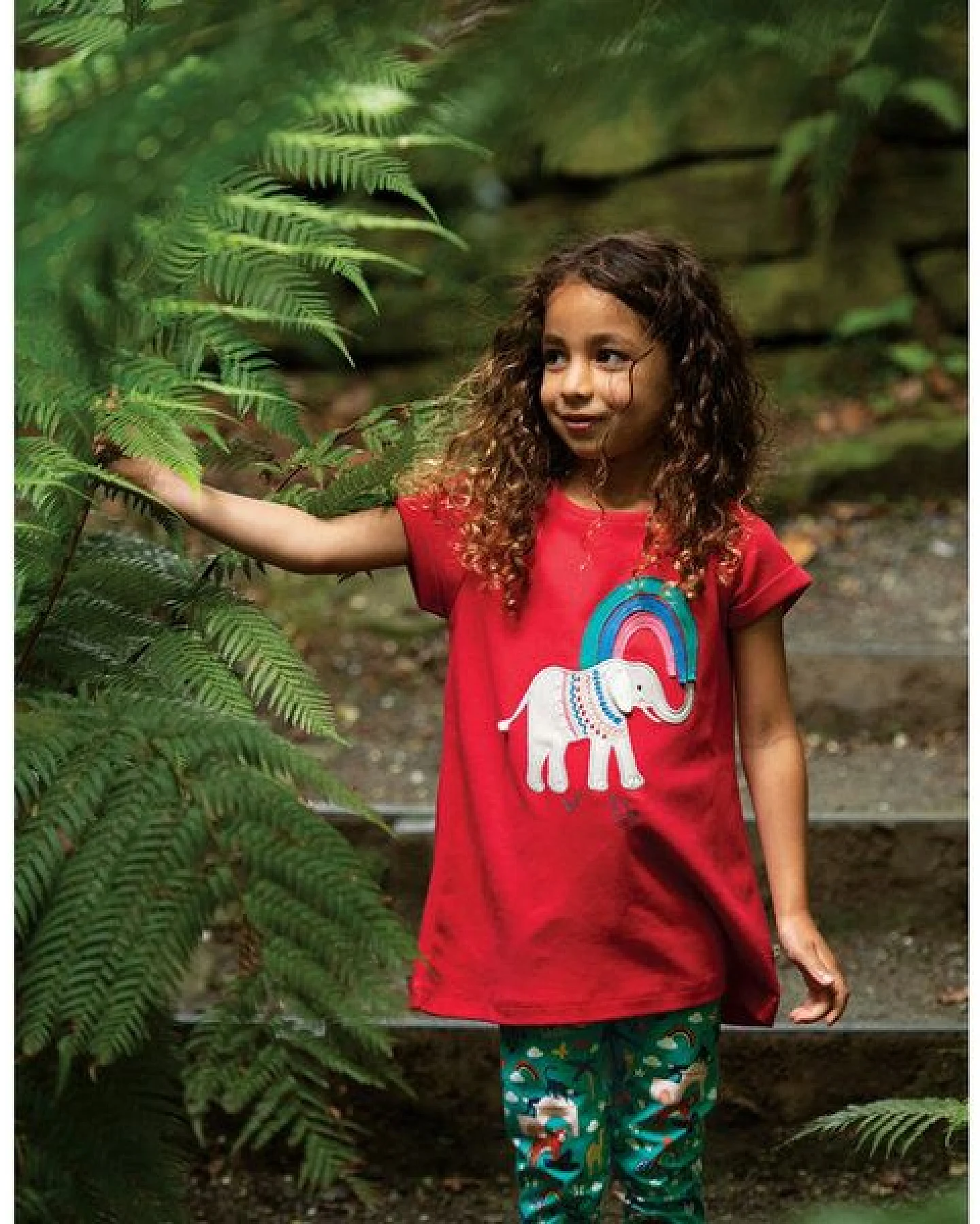 Frugi T-Shirt Elefant in rot – Ansicht 2