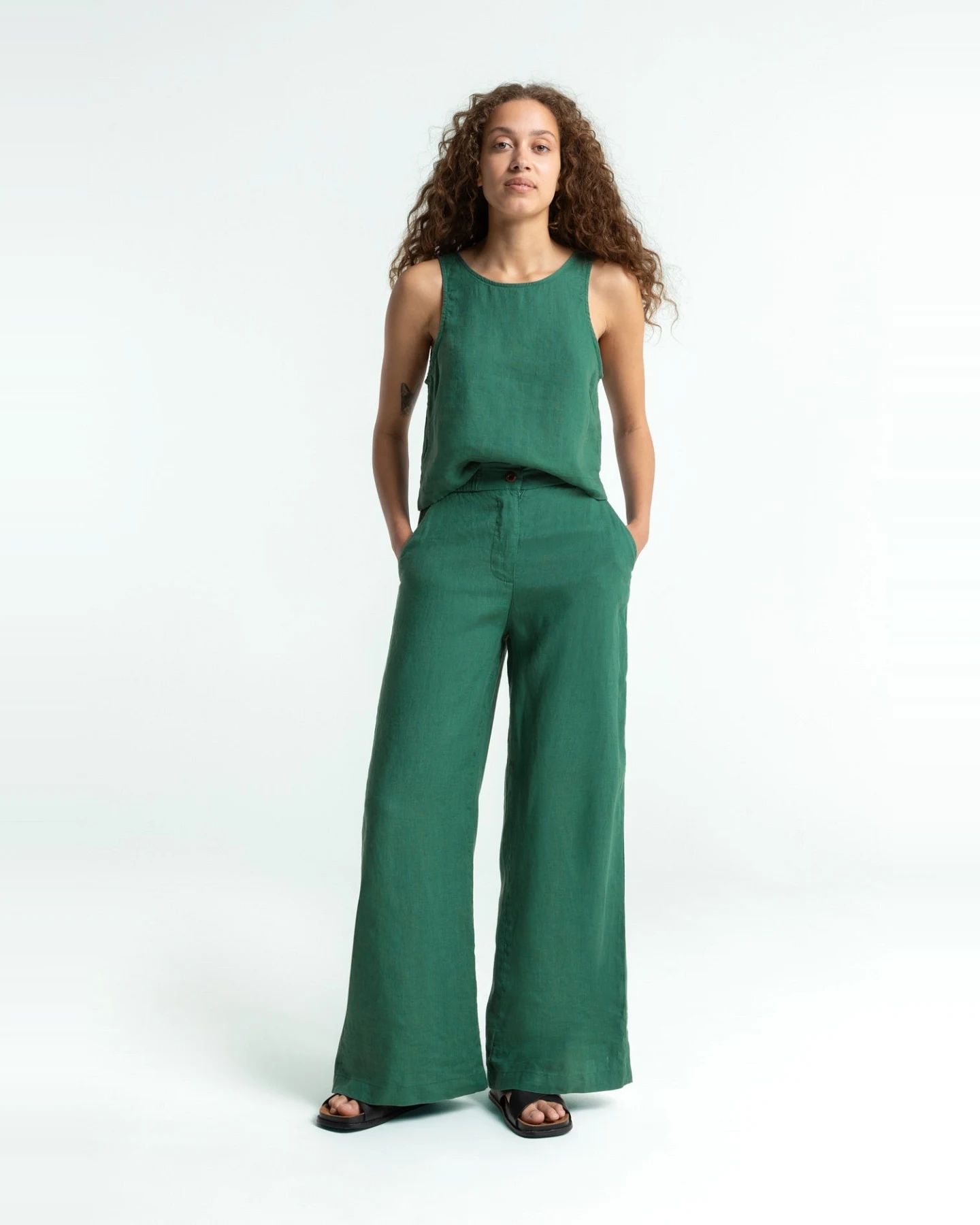 Kings of Indigo Damen vegan Hose Lilian Bistro Grün – Ansicht 2