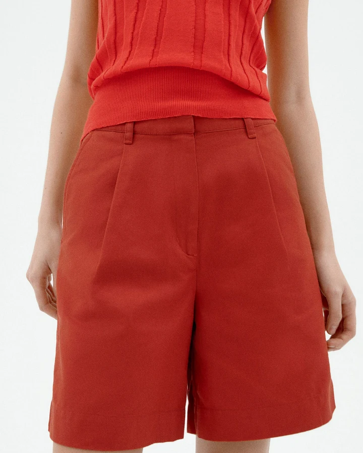 Thinking MU Damen vegan Shorts Bermuda Pinzette Lia Rot