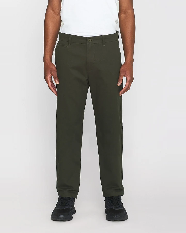 KnowledgeCotton Apparel Herren vegan Chino-Hose Chuck Regular Twill Forrest Nachtgrün