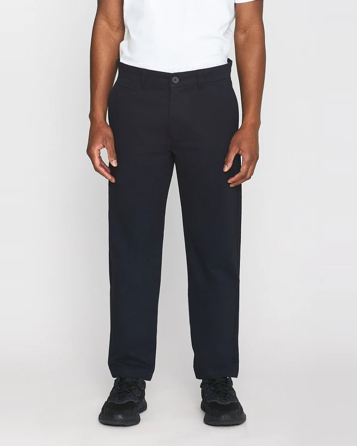 KnowledgeCotton Apparel Herren vegan Chino-Hose Chuck Regular Twill Schwarz Jet
