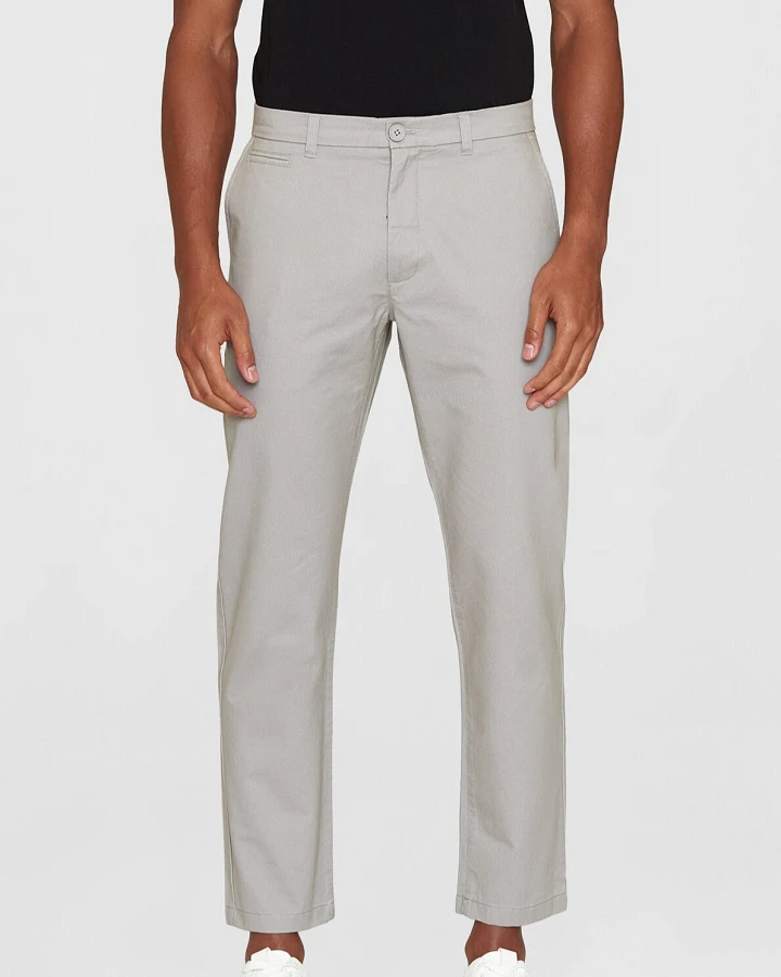KnowledgeCotton Apparel Herren vegan Chino Hose Chuck Regular Twill Alloy Grau