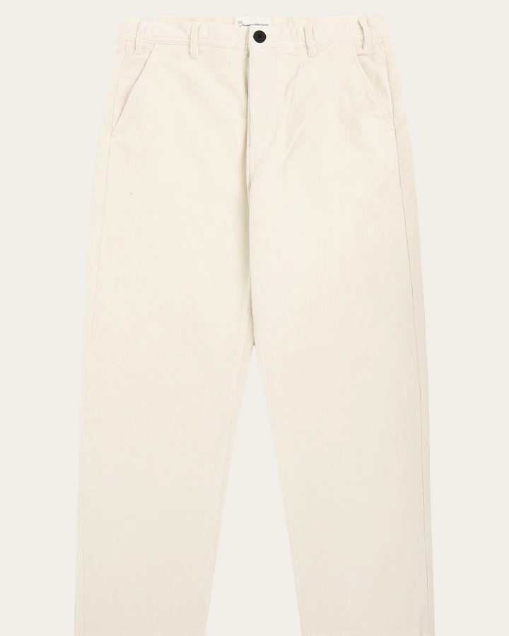 KnowledgeCotton Apparel Herren vegan Chino-Hose Flint Wide Corduroy Egret Weiß