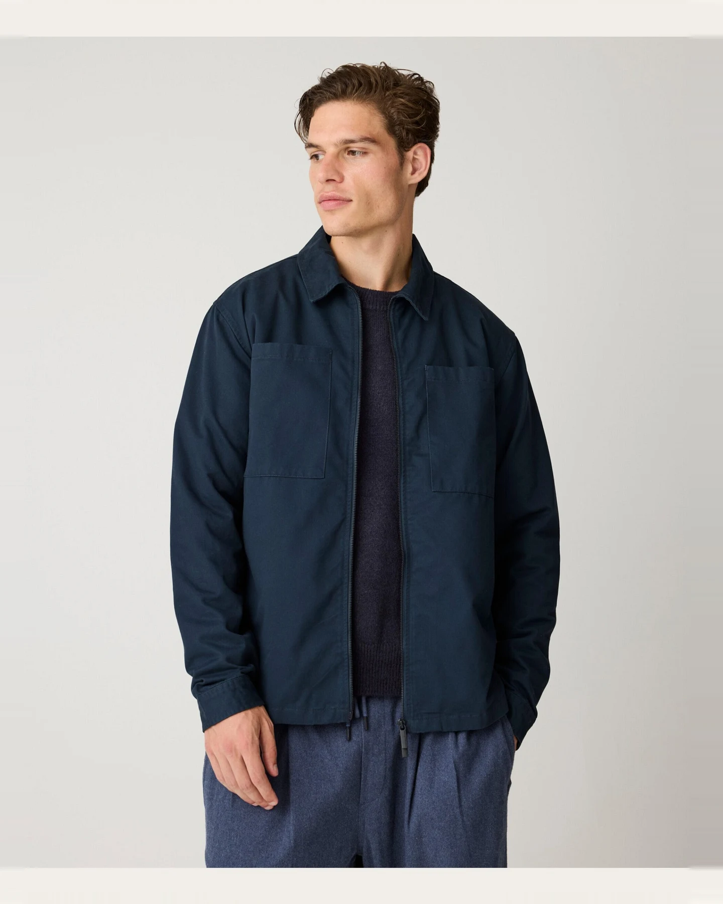 KnowledgeCotton Apparel Herren vegan Zip Overshirt Twill Total Eclipse Navy – Ansicht 2